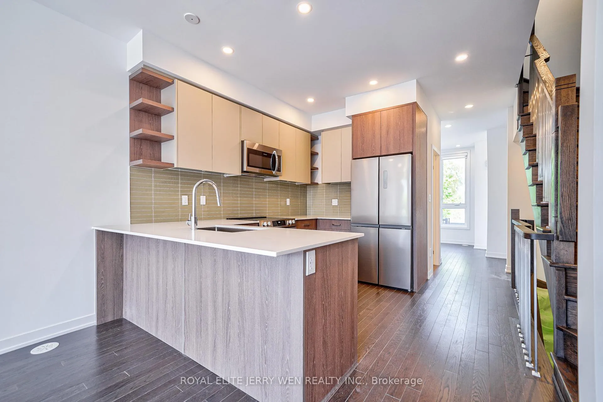 Photo 2 of Unit 7, 70 Green Gardens Boulevard, Toronto, Englemount-Lawrence — HOMEH