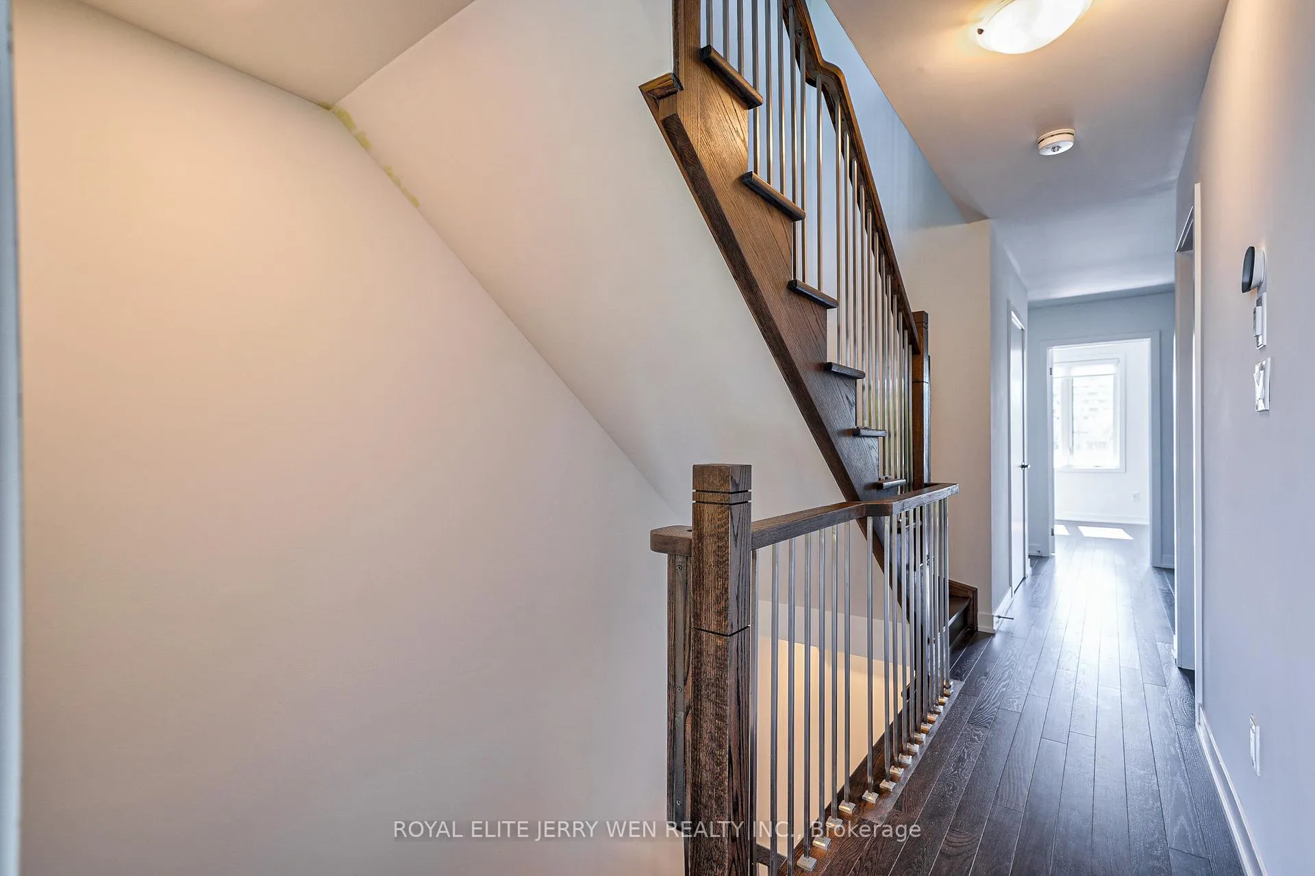 Photo 9 of Unit 7, 70 Green Gardens Boulevard, Toronto, Englemount-Lawrence — HOMEH