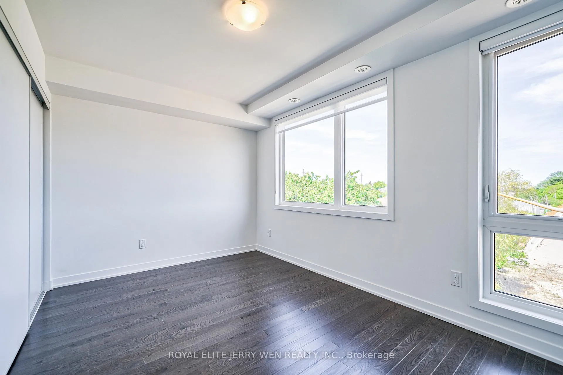 Photo 17 of Unit 7, 70 Green Gardens Boulevard, Toronto, Englemount-Lawrence — HOMEH