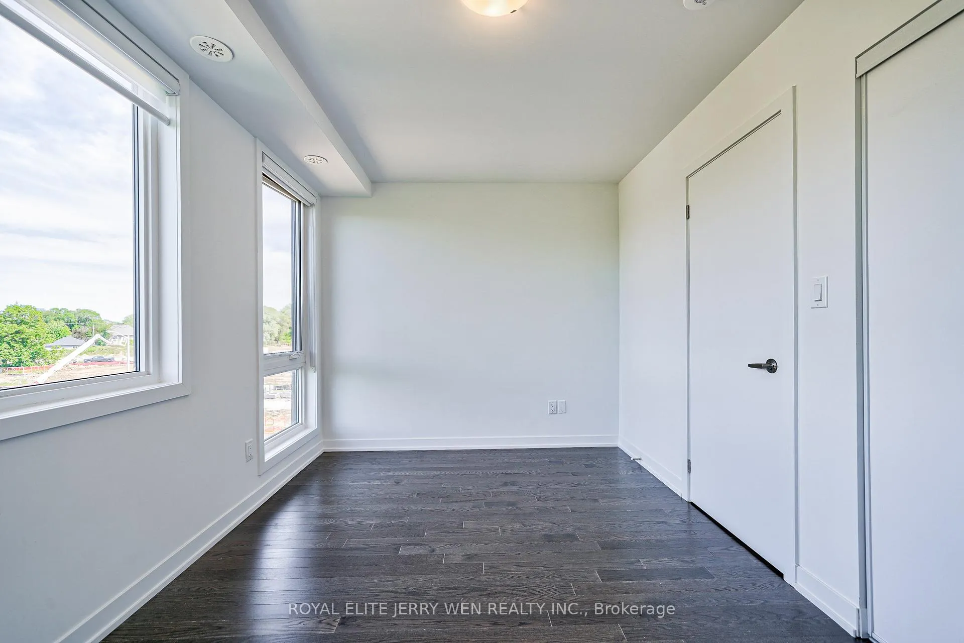 Photo 18 of Unit 7, 70 Green Gardens Boulevard, Toronto, Englemount-Lawrence — HOMEH