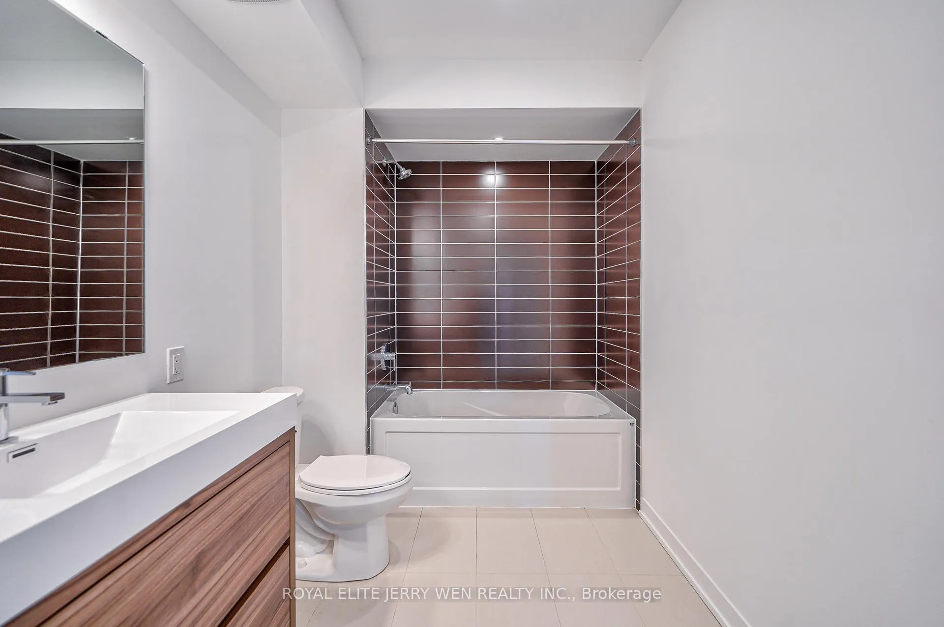 Photo 24 of Unit 7, 70 Green Gardens Boulevard, Toronto, Englemount-Lawrence — HOMEH