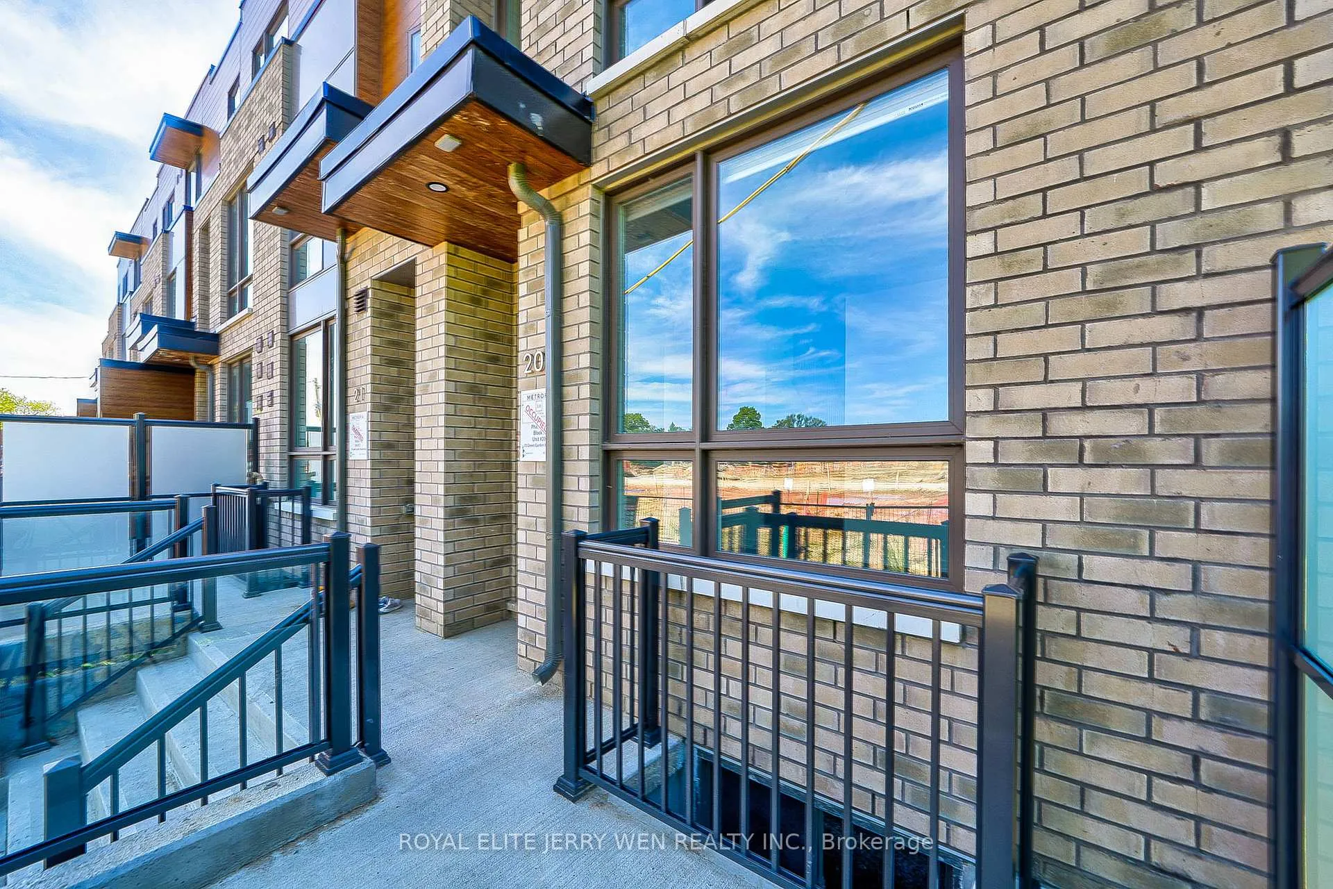 Photo 25 of Unit 7, 70 Green Gardens Boulevard, Toronto, Englemount-Lawrence — HOMEH