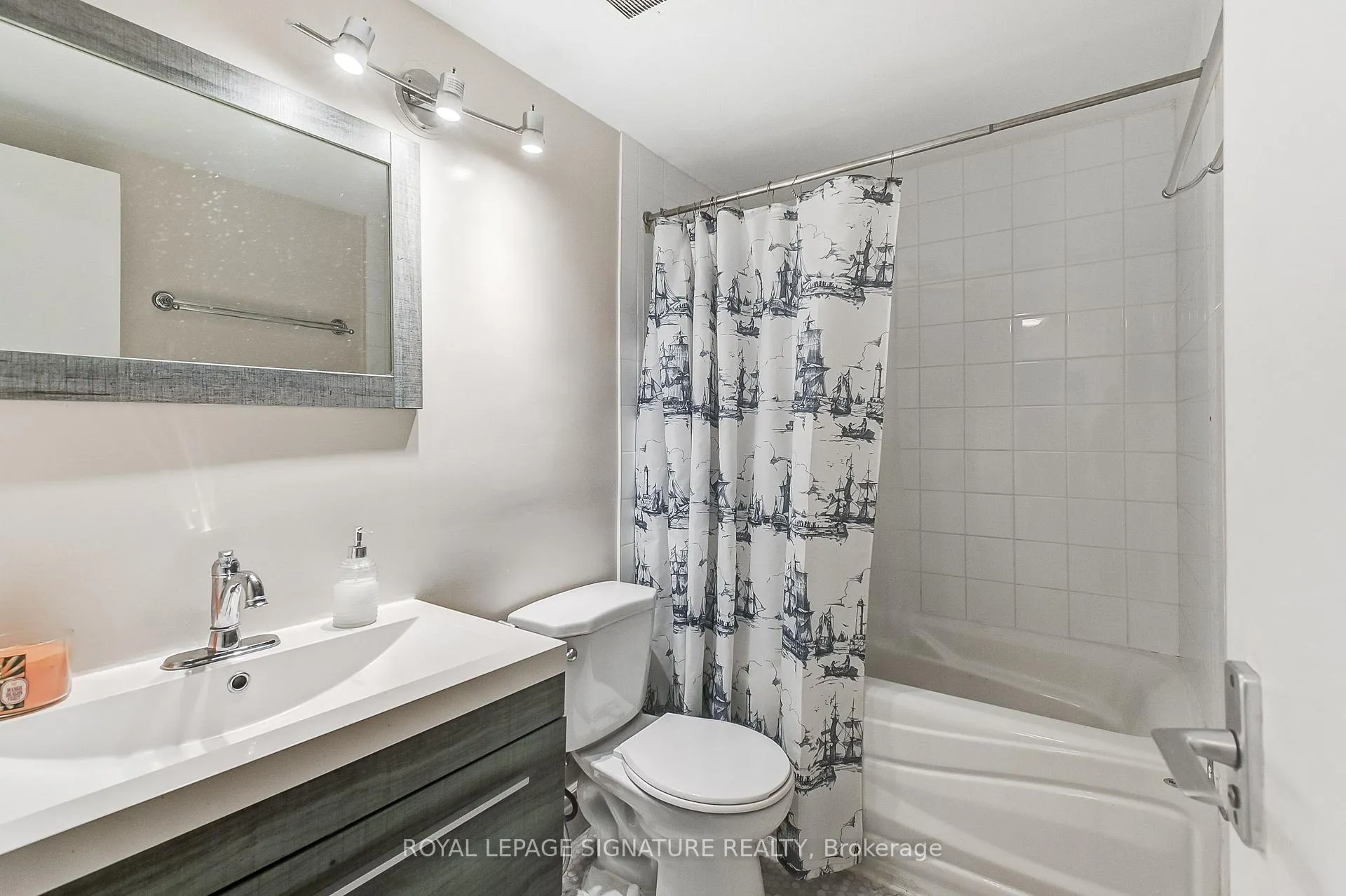 Photo 18 of Unit 2007, 1 Massey Square, Toronto, Crescent Town — HOMEH
