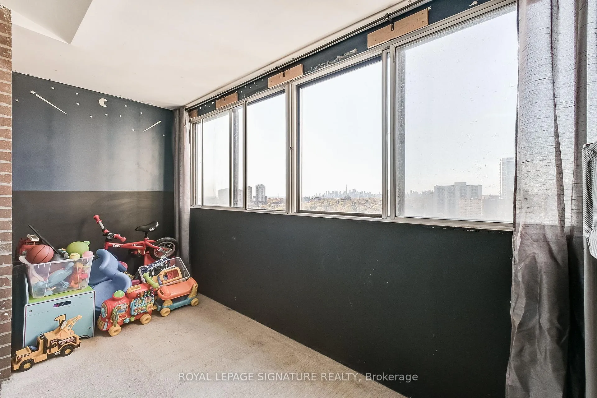 Photo 19 of Unit 2007, 1 Massey Square, Toronto, Crescent Town — HOMEH