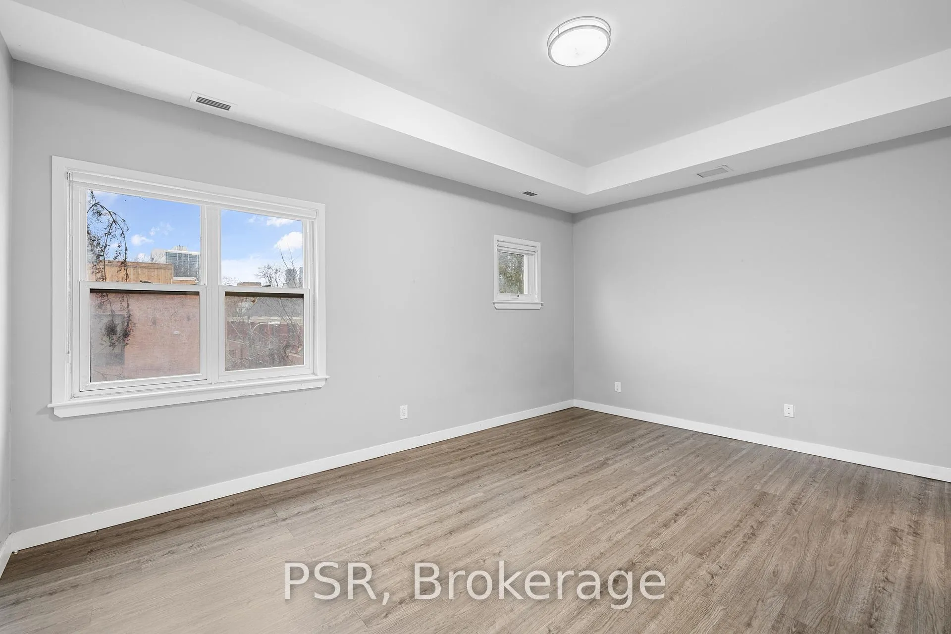 Photo 2 of Unit 5, 205 Gerrard Street E, Toronto, Moss Park — HOMEH