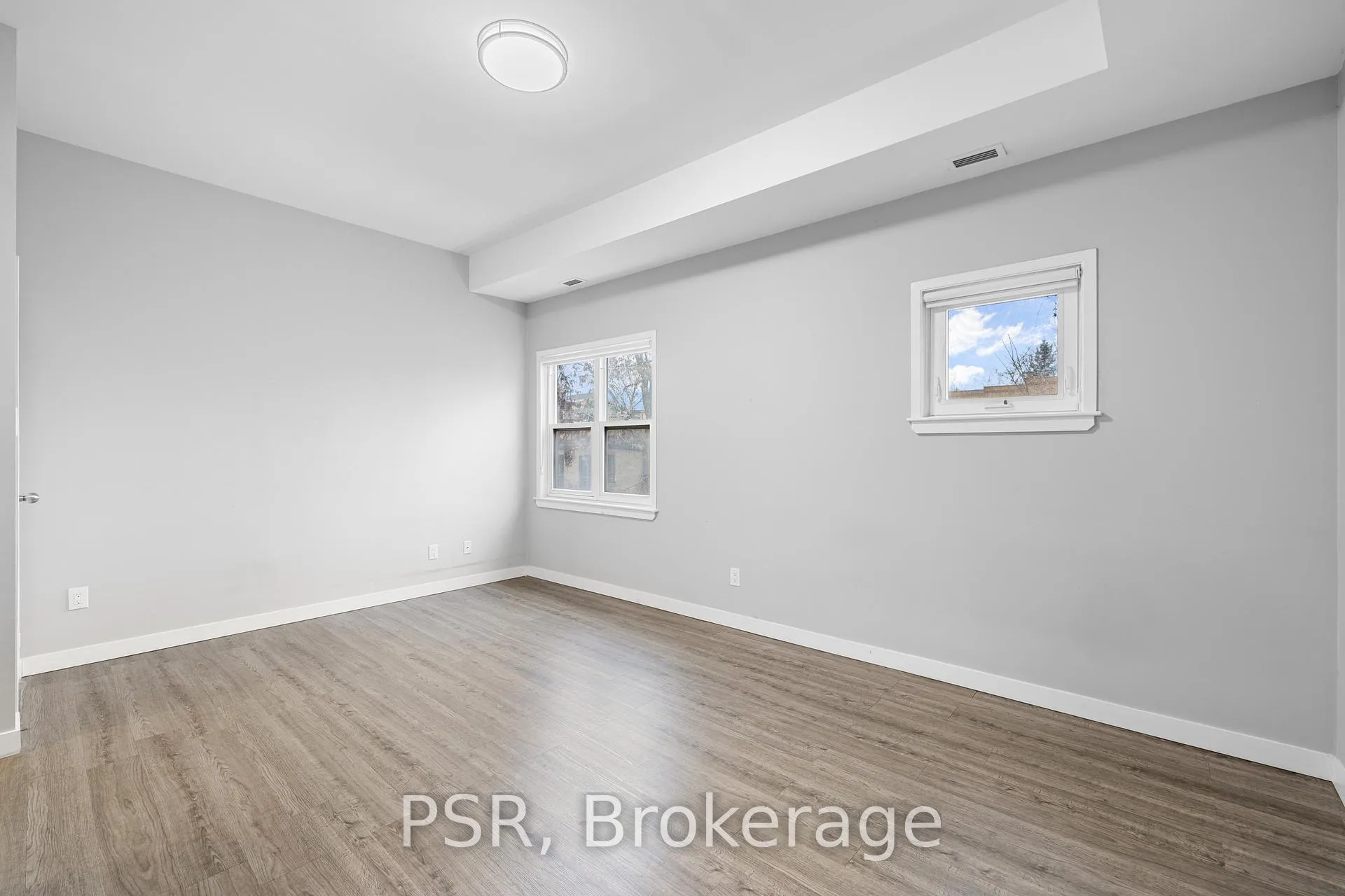 Photo 3 of Unit 5, 205 Gerrard Street E, Toronto, Moss Park — HOMEH