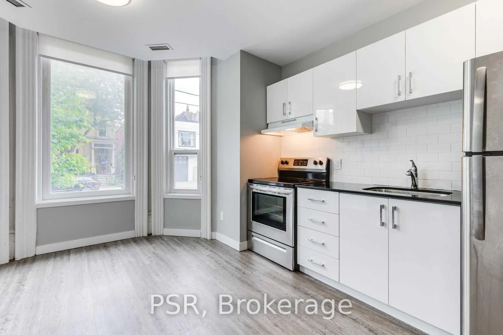 Front of Unit 4, 205 Gerrard Street E