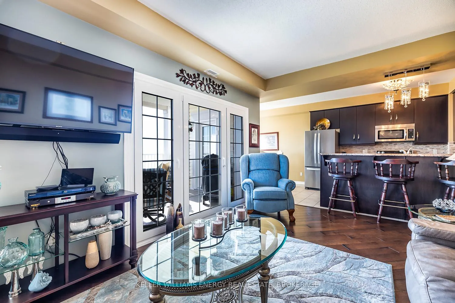 Photo 9 of Unit 202, 395 Lakebreeze Drive, Clarington, Newcastle — HOMEH