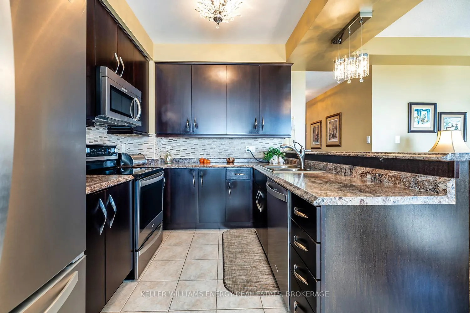 Photo 11 of Unit 202, 395 Lakebreeze Drive, Clarington, Newcastle — HOMEH