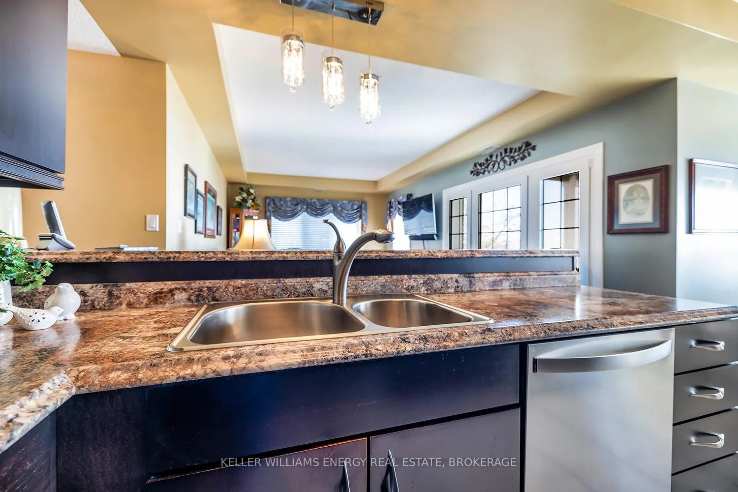 Photo 13 of Unit 202, 395 Lakebreeze Drive, Clarington, Newcastle — HOMEH