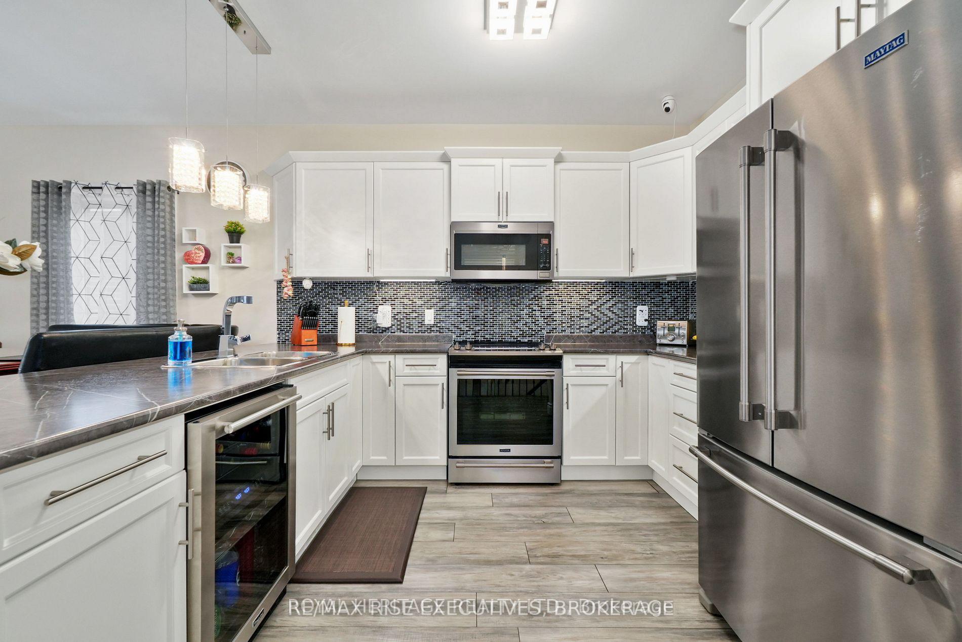 Photo 8 of 75 Farmington Crescent, Belleville, Thurlow Ward — HOMEH