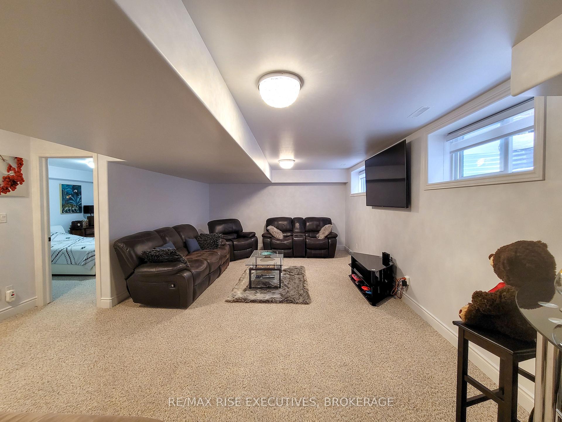 Photo 23 of 75 Farmington Crescent, Belleville, Thurlow Ward — HOMEH