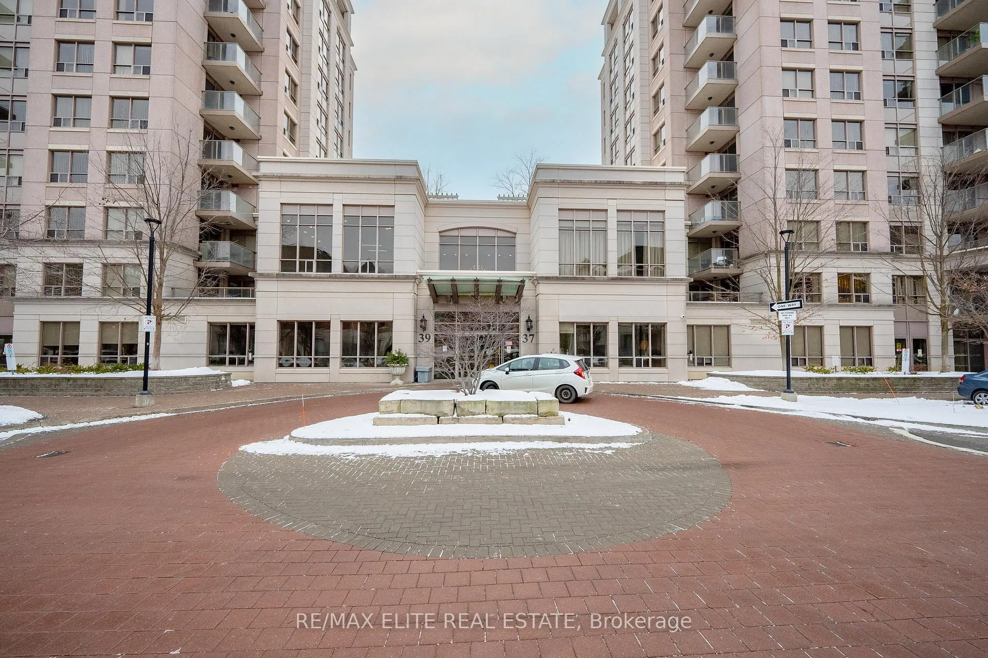 Photo 2 of Unit 616, 39 Galleria Parkway, Markham, Commerce Valley — HOMEH