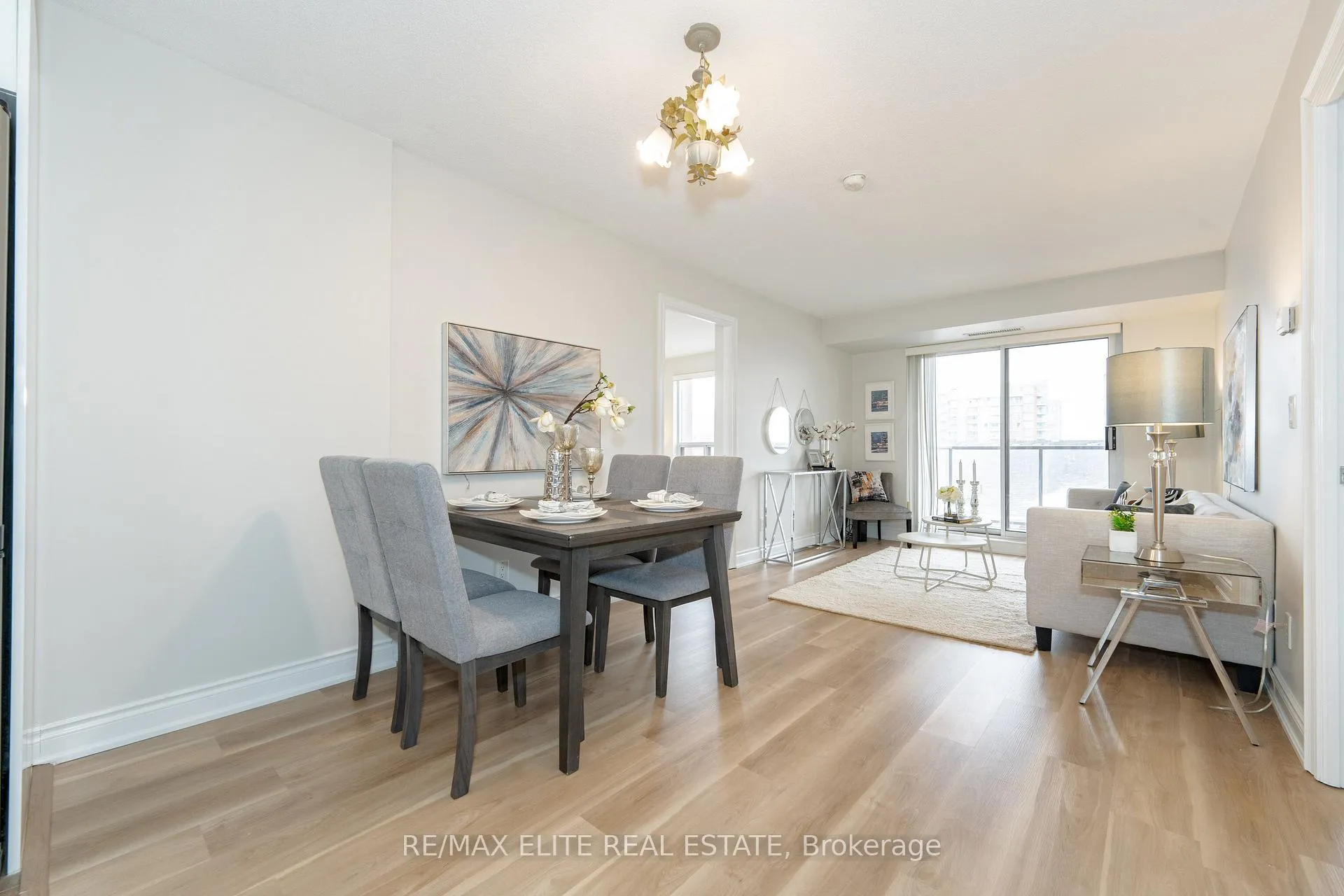 Photo 5 of Unit 616, 39 Galleria Parkway, Markham, Commerce Valley — HOMEH