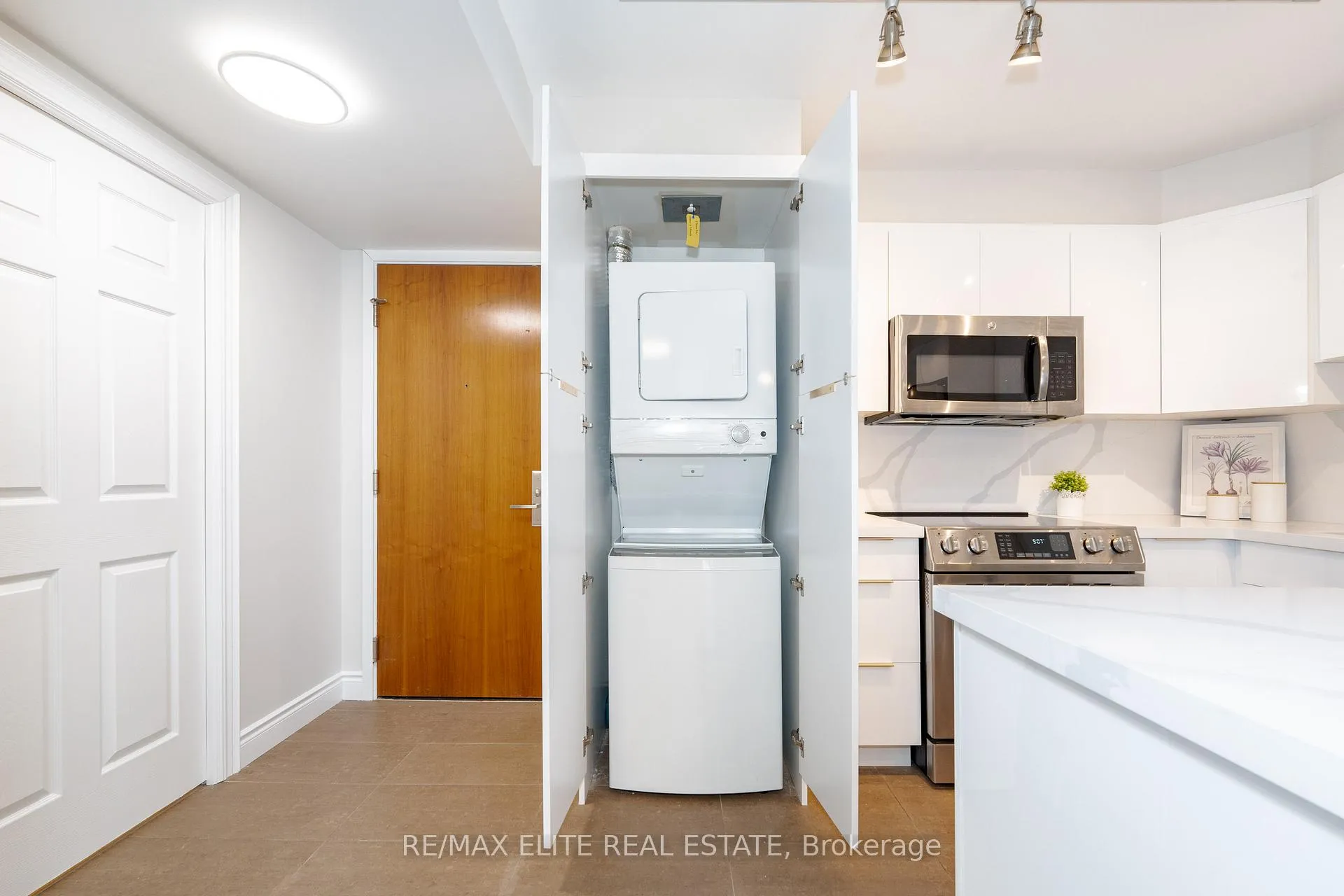 Photo 10 of Unit 616, 39 Galleria Parkway, Markham, Commerce Valley — HOMEH