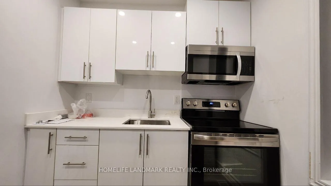 Photo 6 of Unit 3, 325 Simcoe Street S, Oshawa, Central — HOMEH