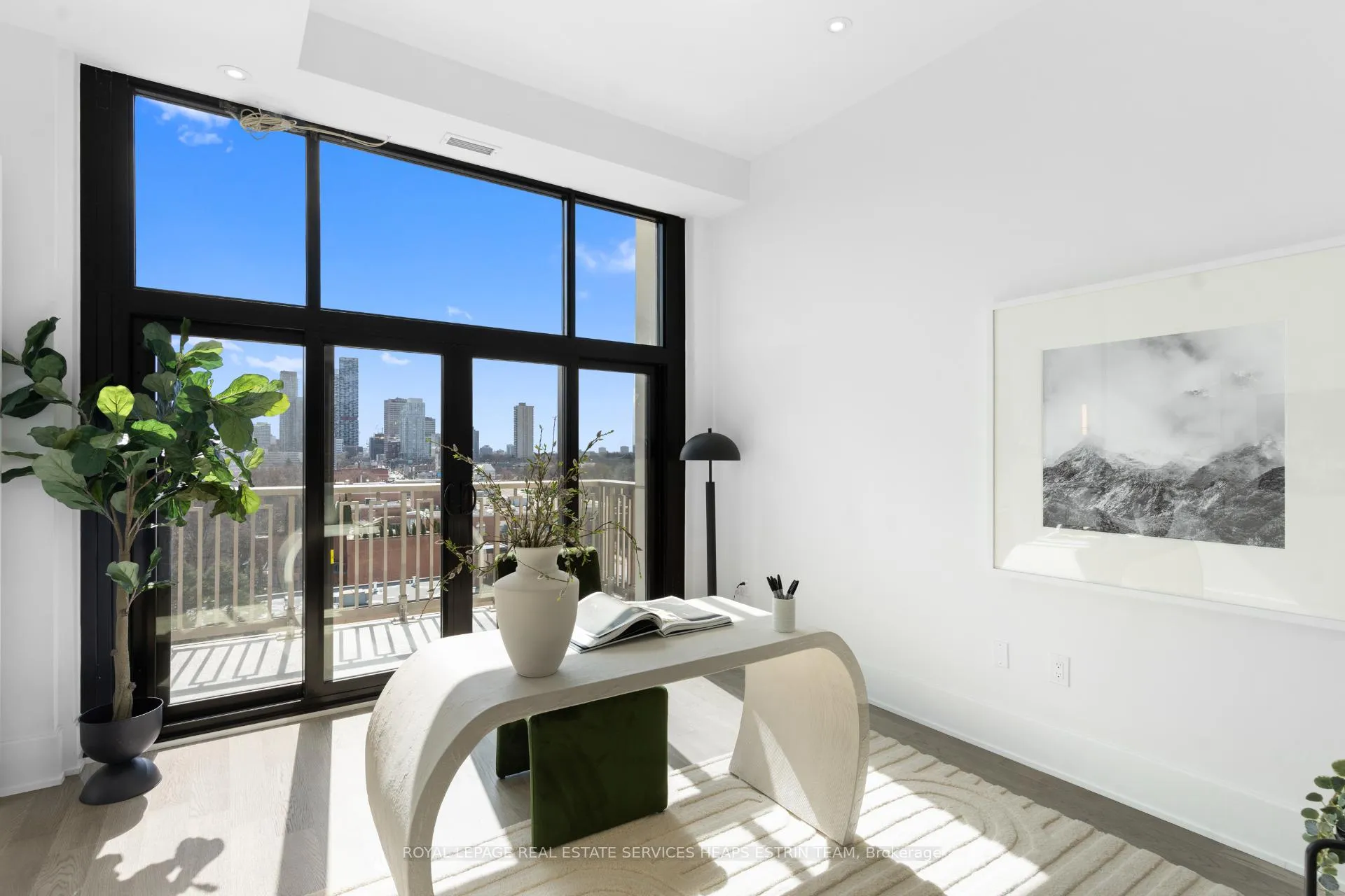 Photo 2 of Unit PH02, 1 Strathgowan Avenue, Toronto, Lawrence Park South — HOMEH