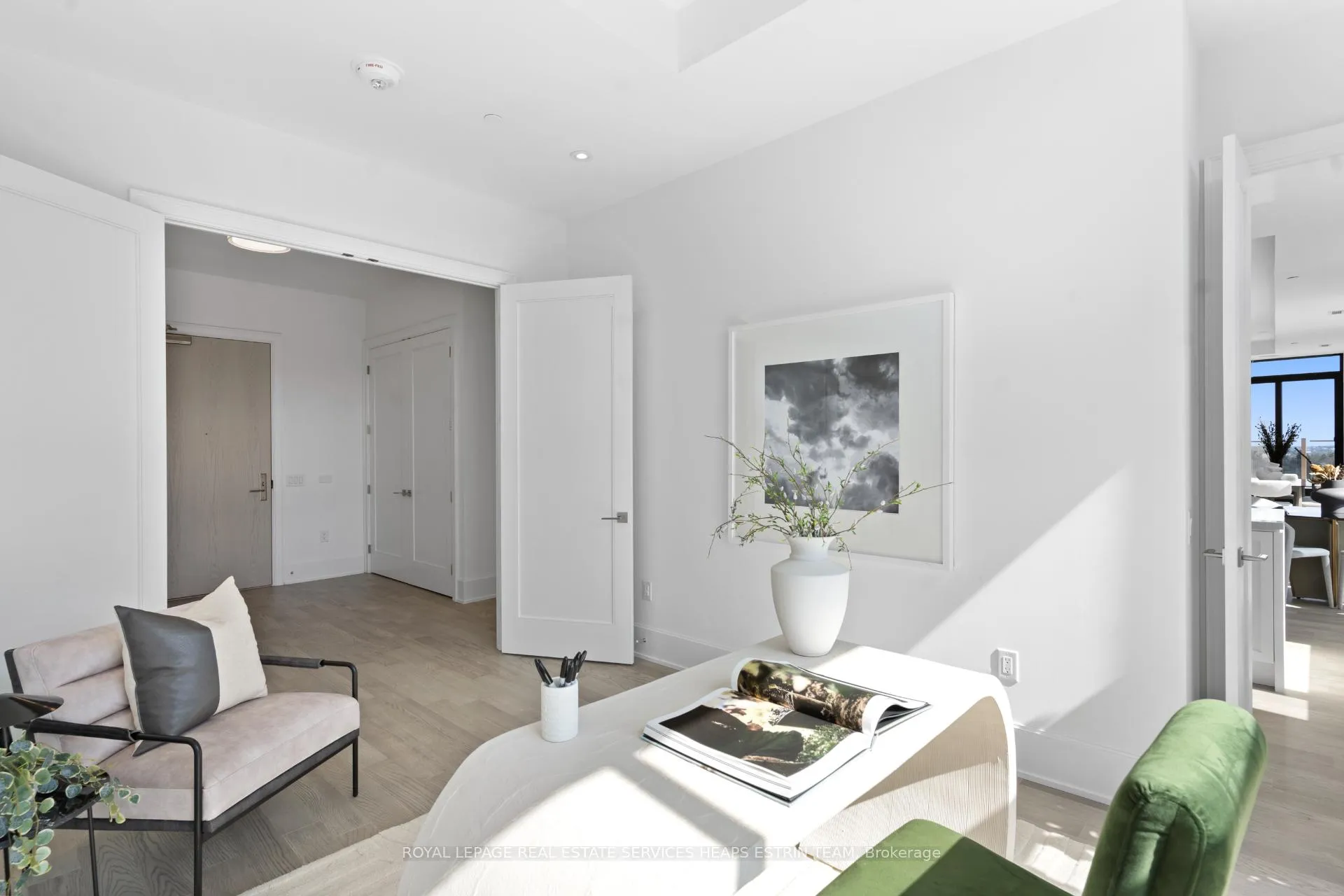 Photo 3 of Unit PH02, 1 Strathgowan Avenue, Toronto, Lawrence Park South — HOMEH