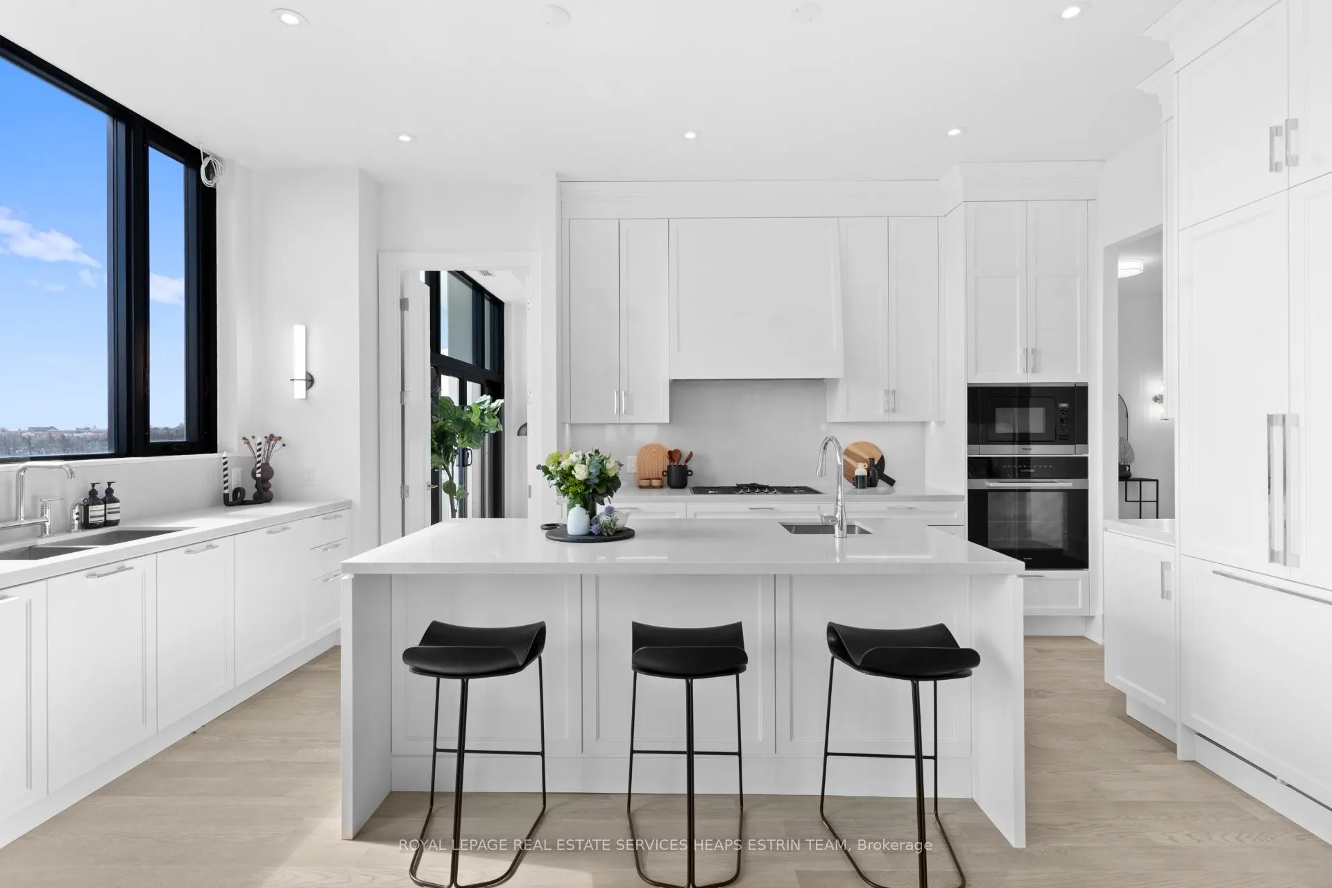 Photo 5 of Unit PH02, 1 Strathgowan Avenue, Toronto, Lawrence Park South — HOMEH