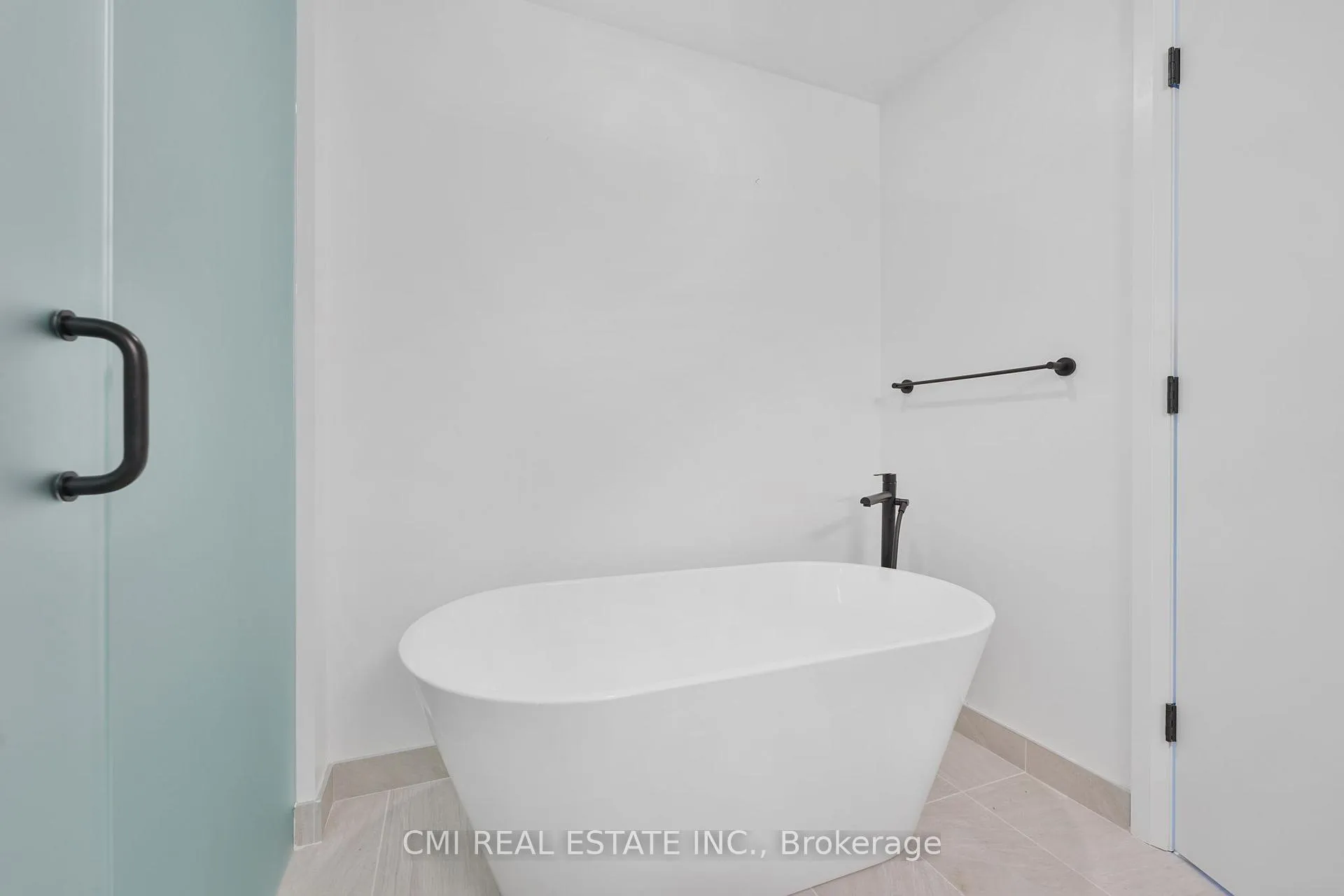 Photo 22 of Unit 1603, 33 Frederick Todd Way, Toronto, Thorncliffe Park — HOMEH