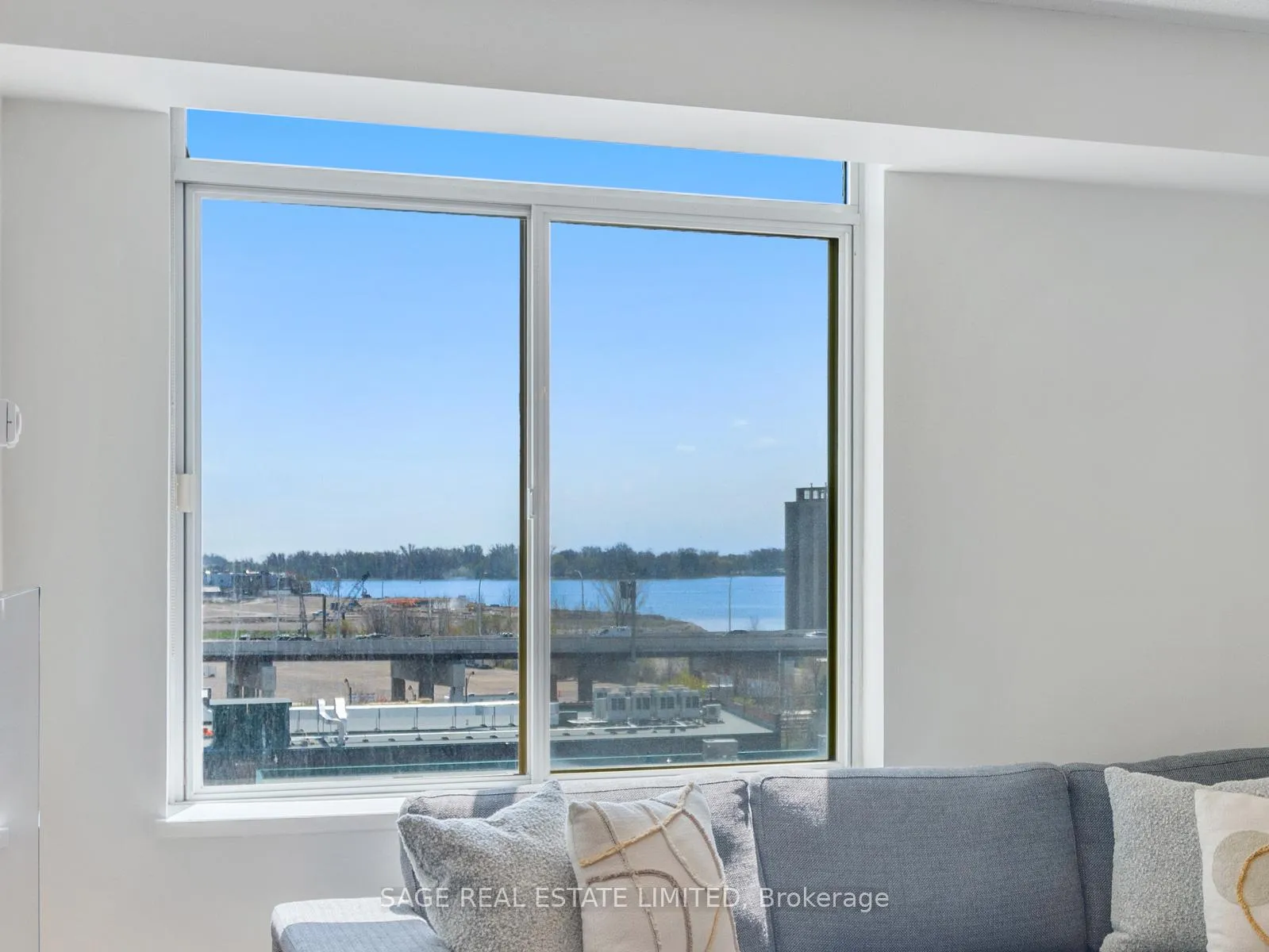 Photo 4 of Unit 909, 70 Mill Street, Toronto, Waterfront Communities — HOMEH