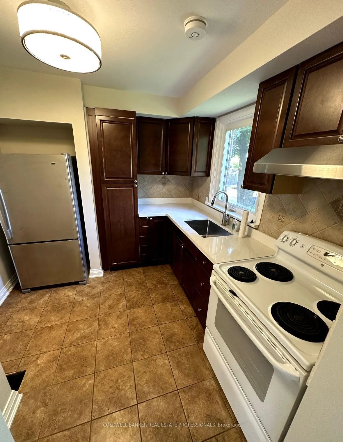 Photo 4 of 220 Highland Road W, Hamilton, Stoney Creek Mountain — HOMEH