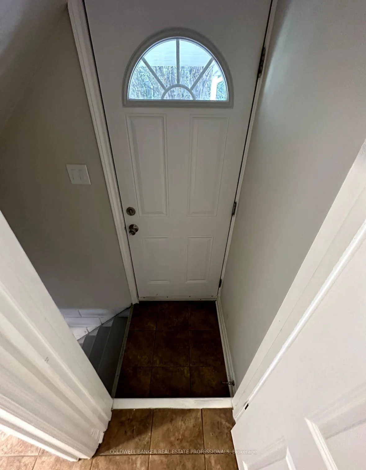 Photo 8 of 220 Highland Road W, Hamilton, Stoney Creek Mountain — HOMEH