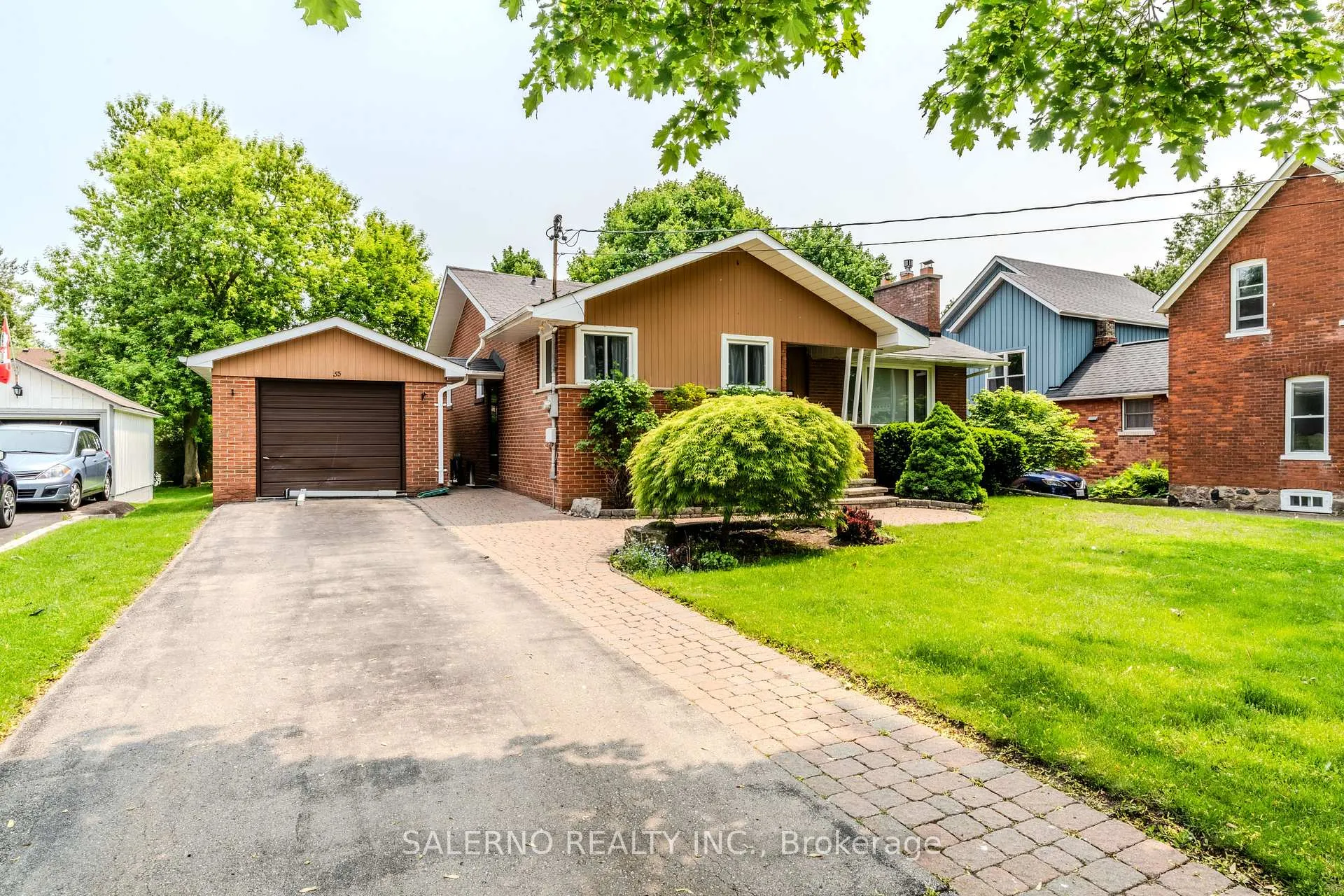 Photo 2 of 35 Peter Street, Markham, Old Markham Village — HOMEH