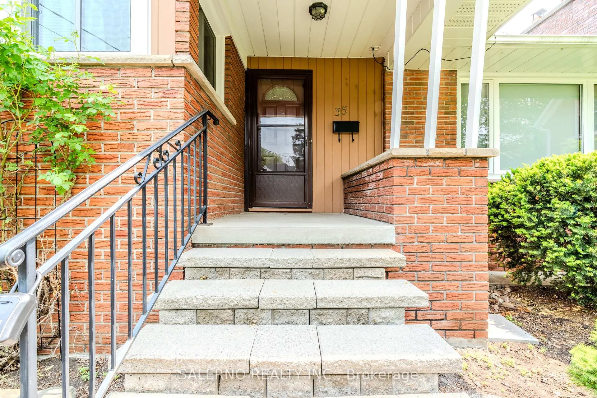 Photo 3 of 35 Peter Street, Markham, Old Markham Village — HOMEH