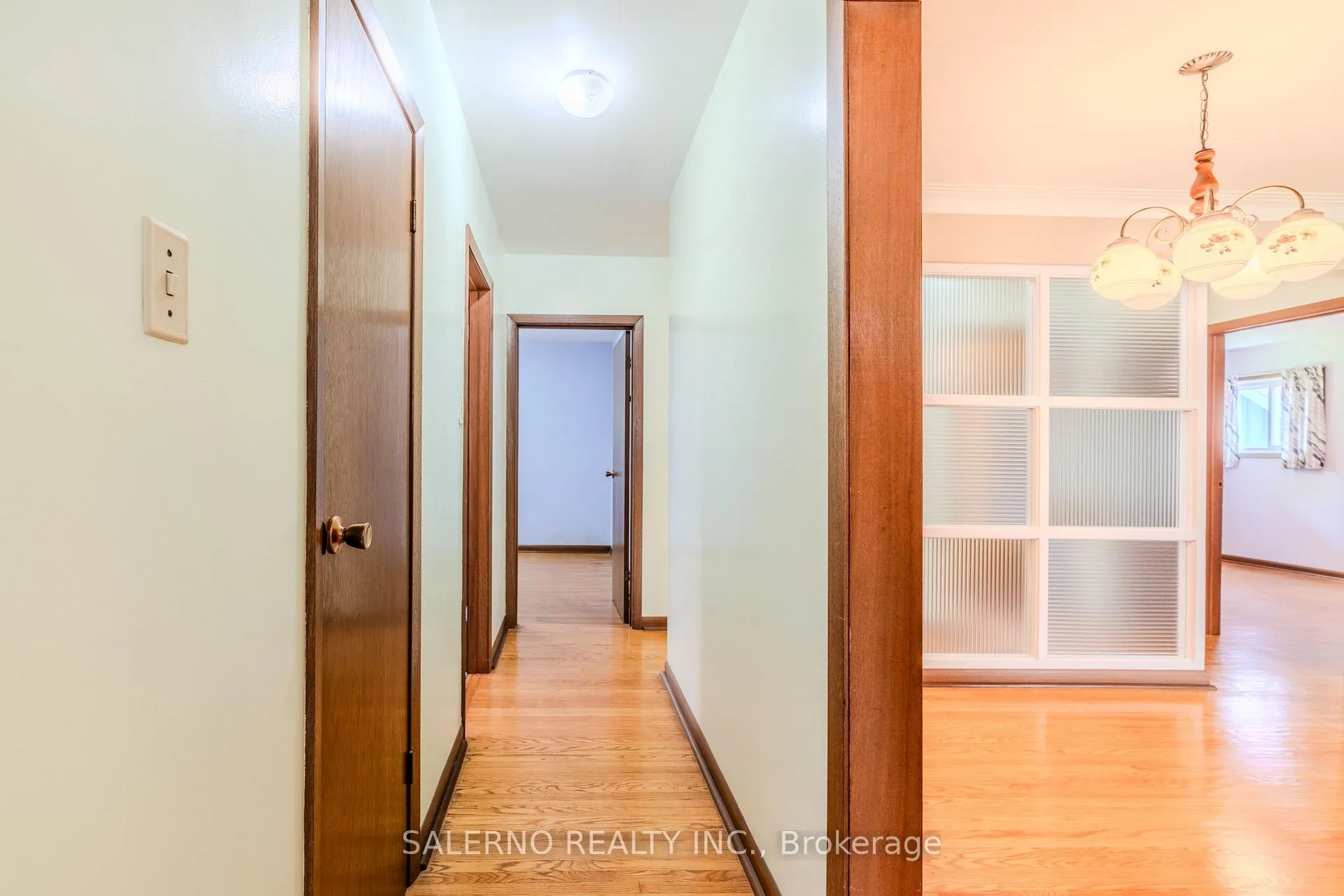 Photo 11 of 35 Peter Street, Markham, Old Markham Village — HOMEH