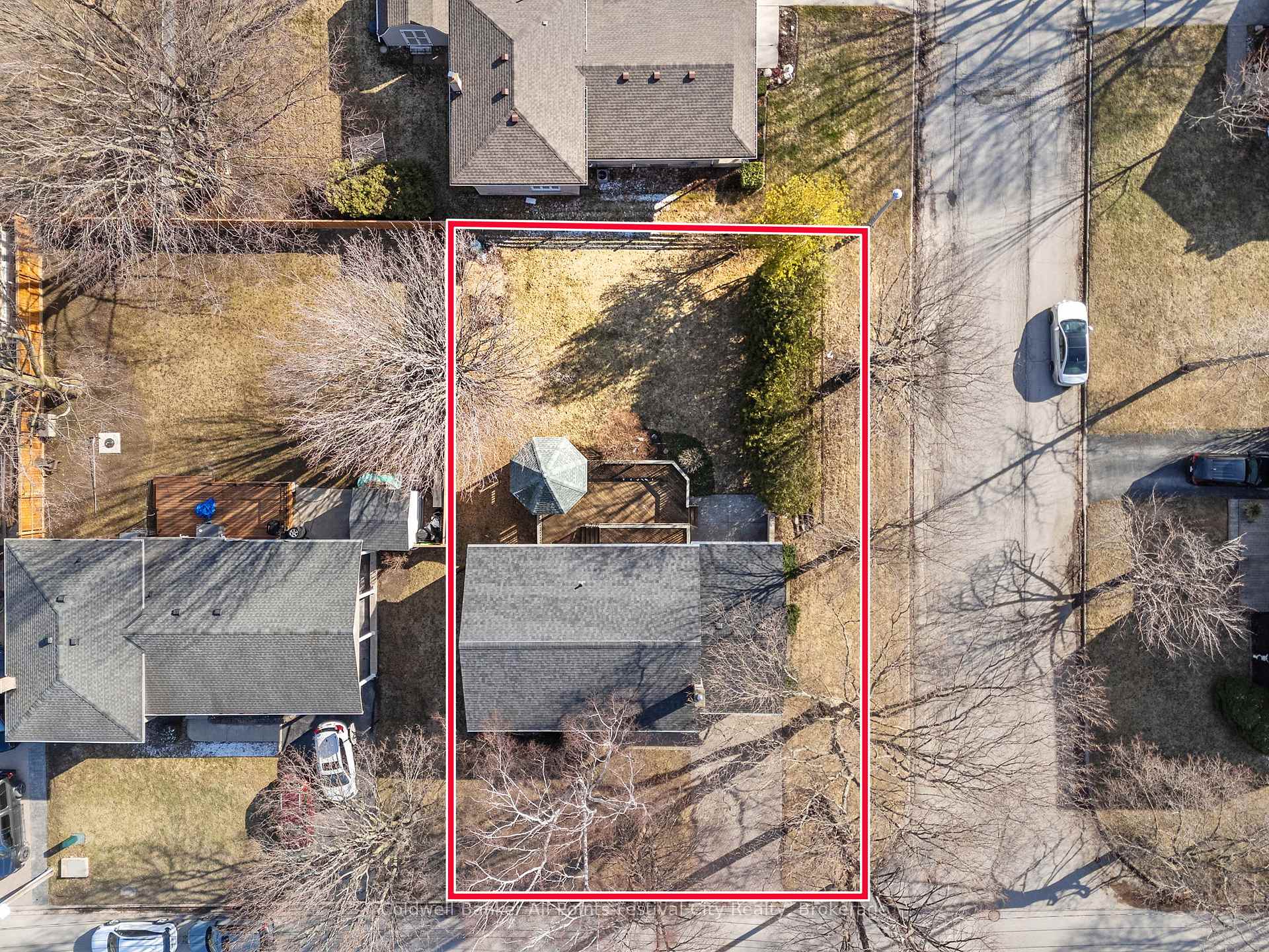 Photo 3 of 212 Bennett Street E, Goderich, Goderich (Town) — HOMEH