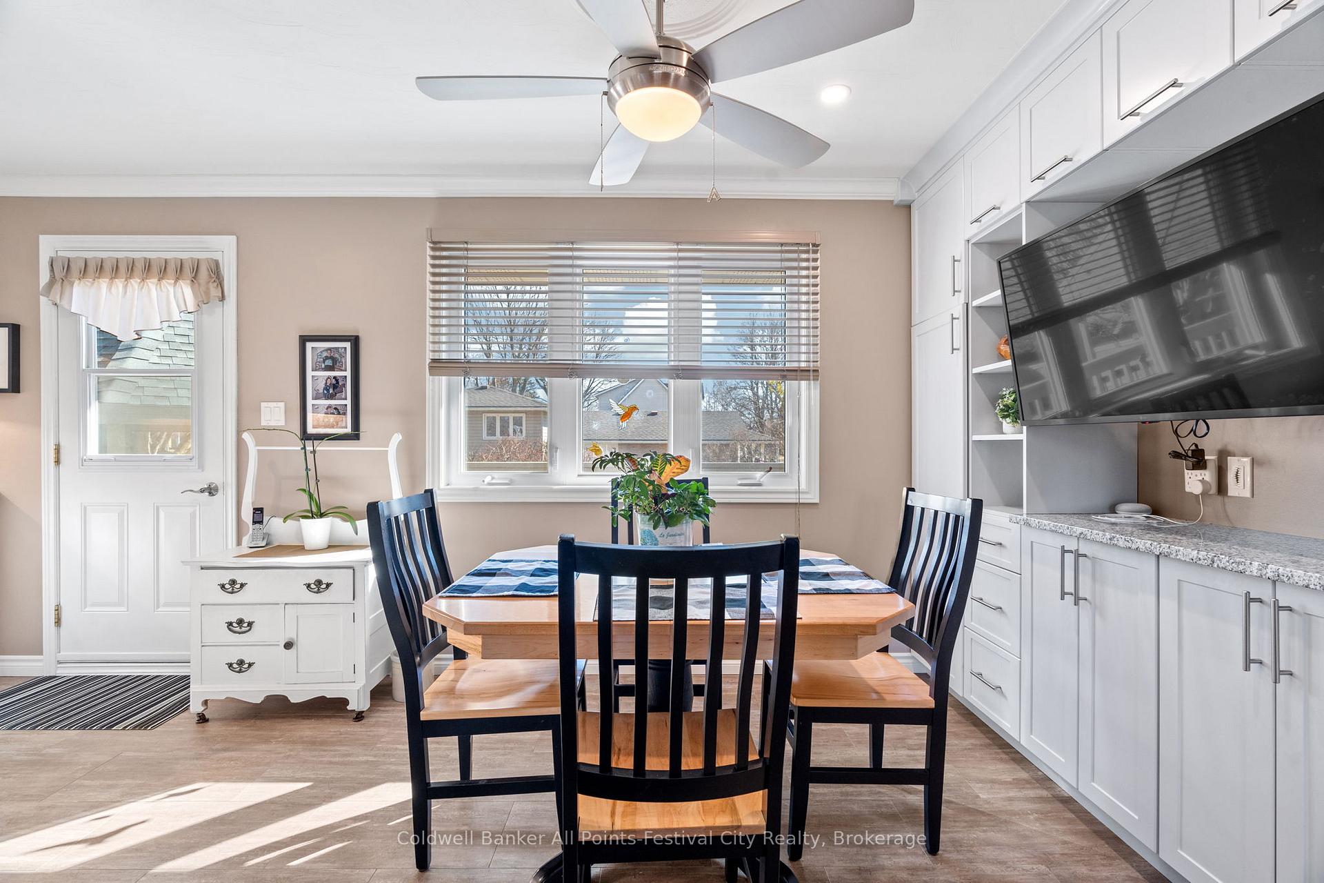 Photo 7 of 212 Bennett Street E, Goderich, Goderich (Town) — HOMEH