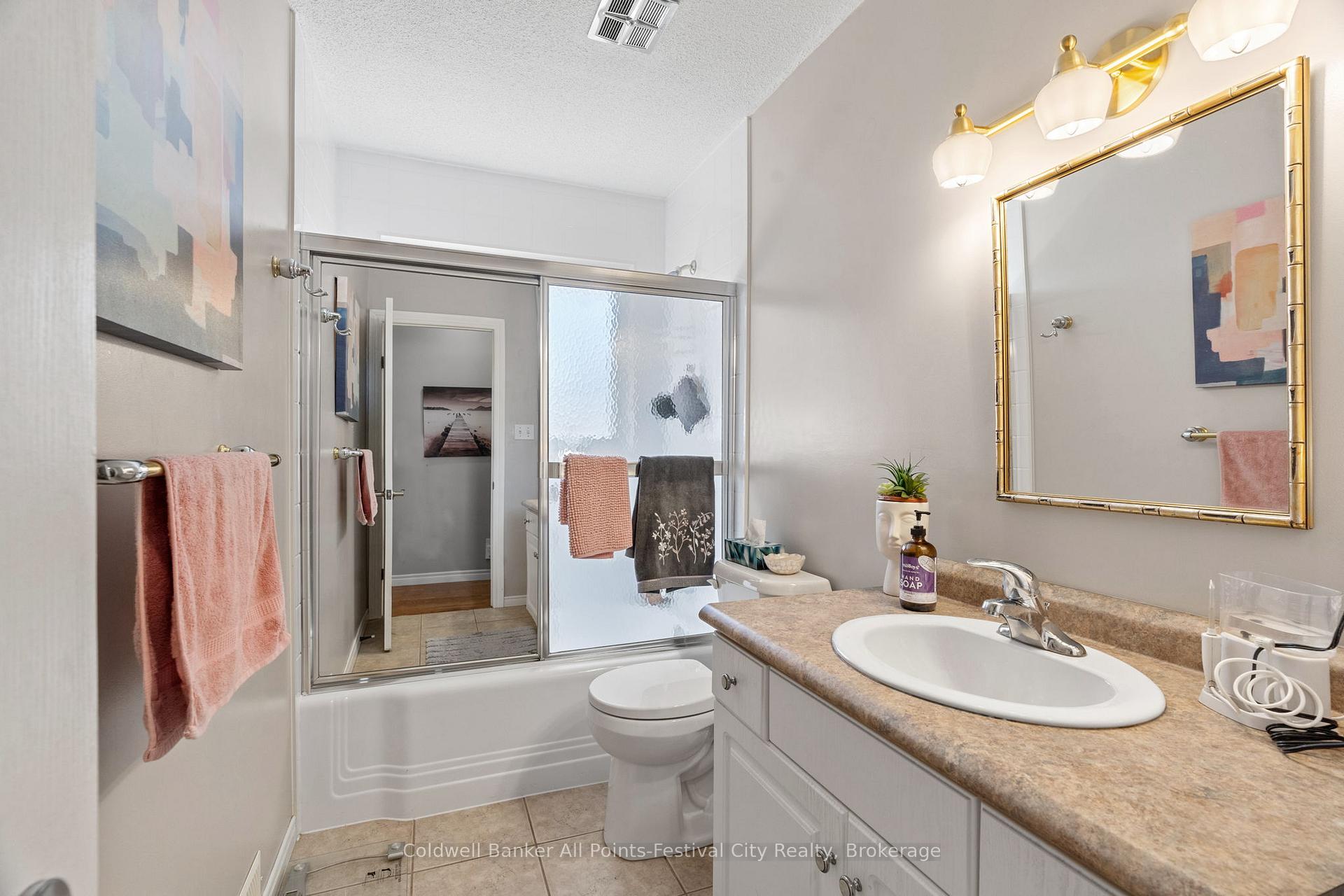 Photo 15 of 212 Bennett Street E, Goderich, Goderich (Town) — HOMEH