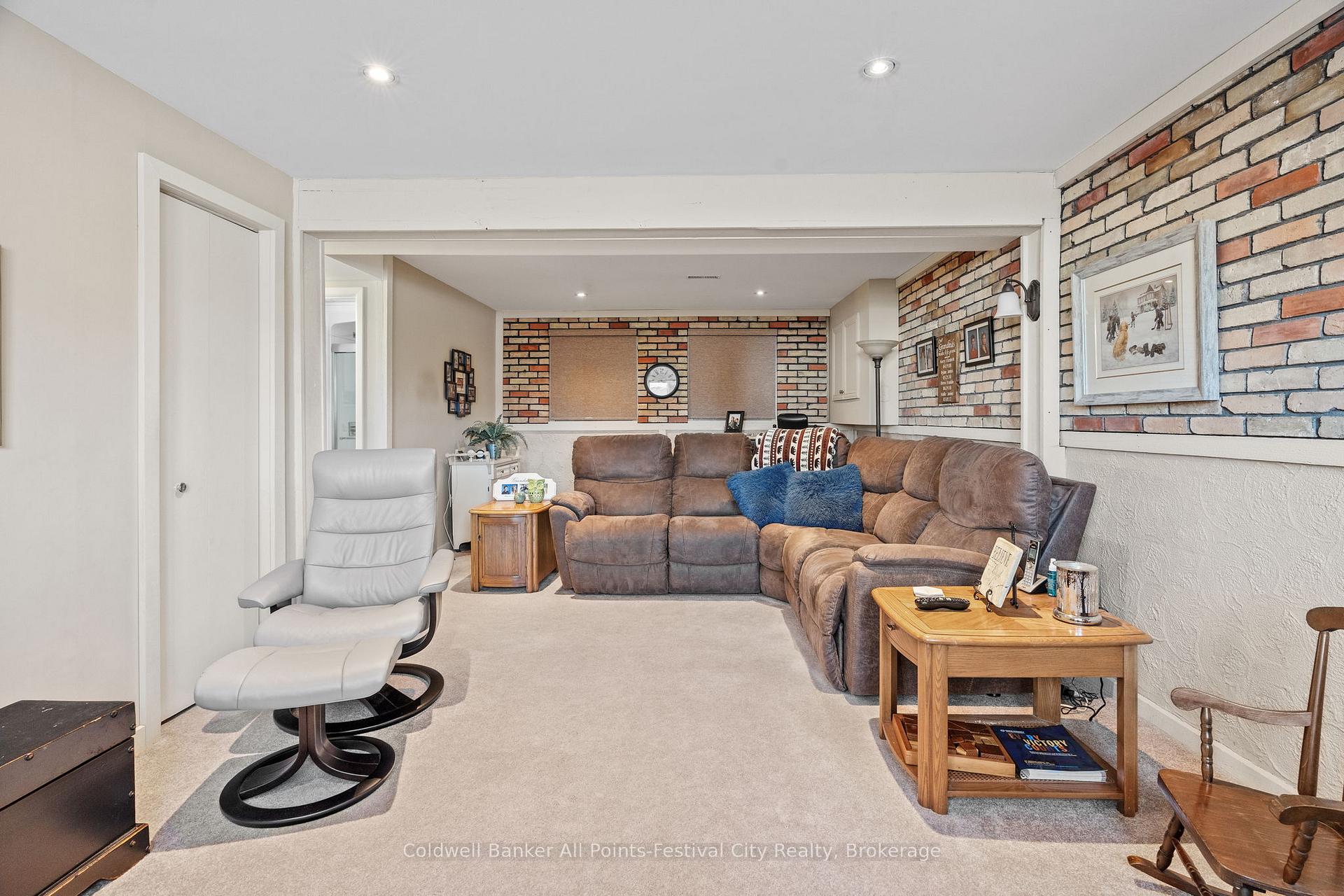 Photo 22 of 212 Bennett Street E, Goderich, Goderich (Town) — HOMEH