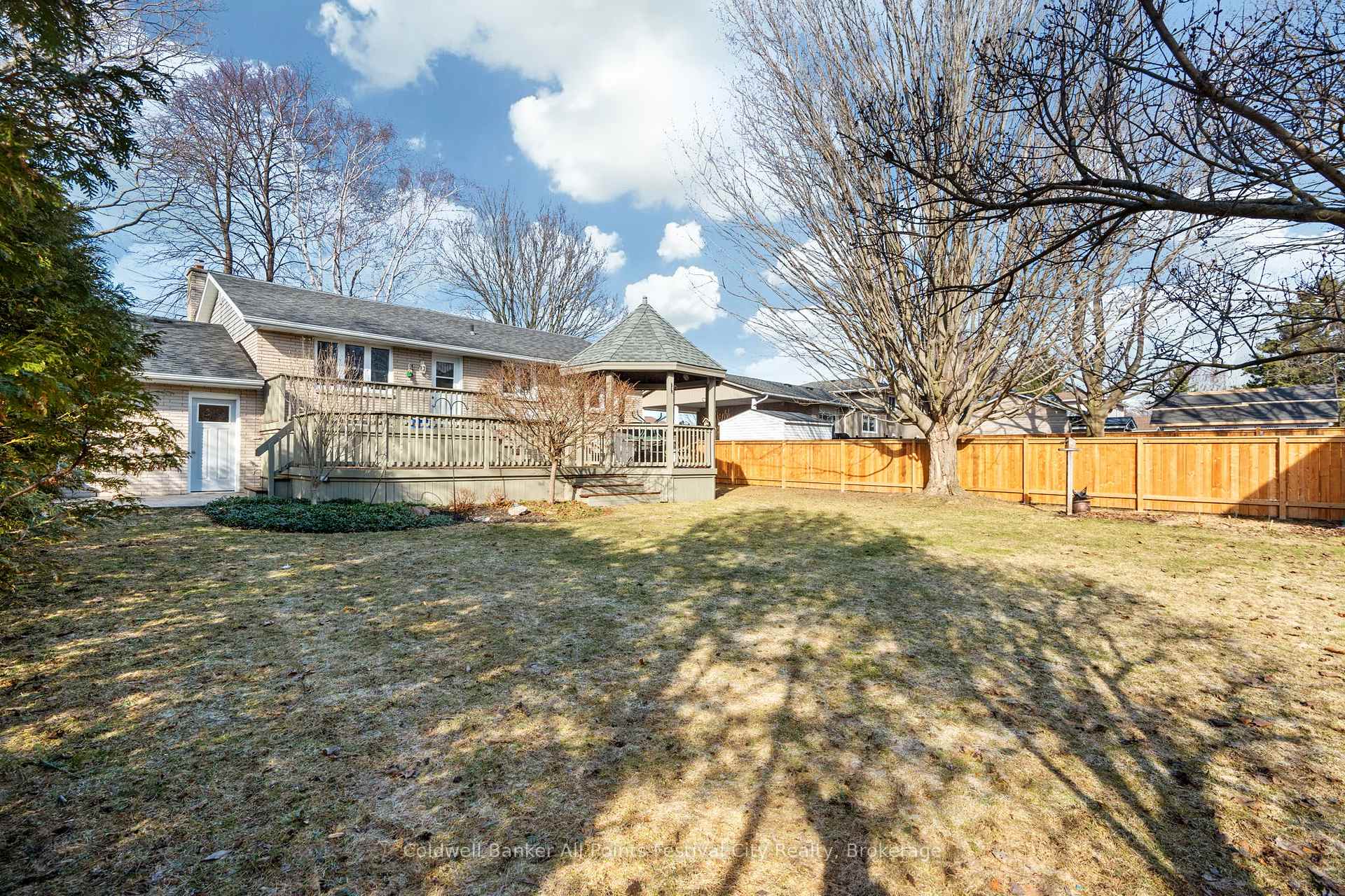 Photo 31 of 212 Bennett Street E, Goderich, Goderich (Town) — HOMEH
