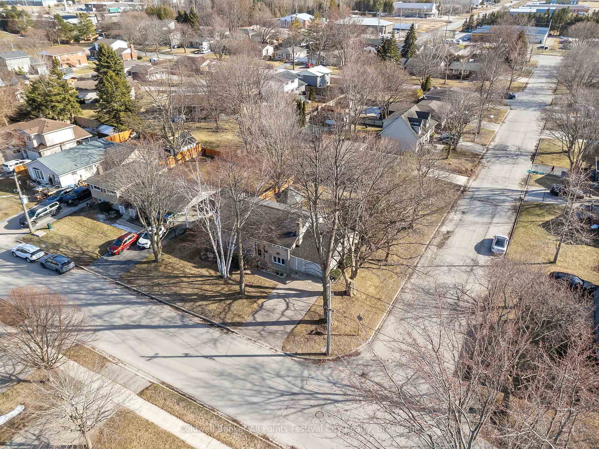 Photo 36 of 212 Bennett Street E, Goderich, Goderich (Town) — HOMEH