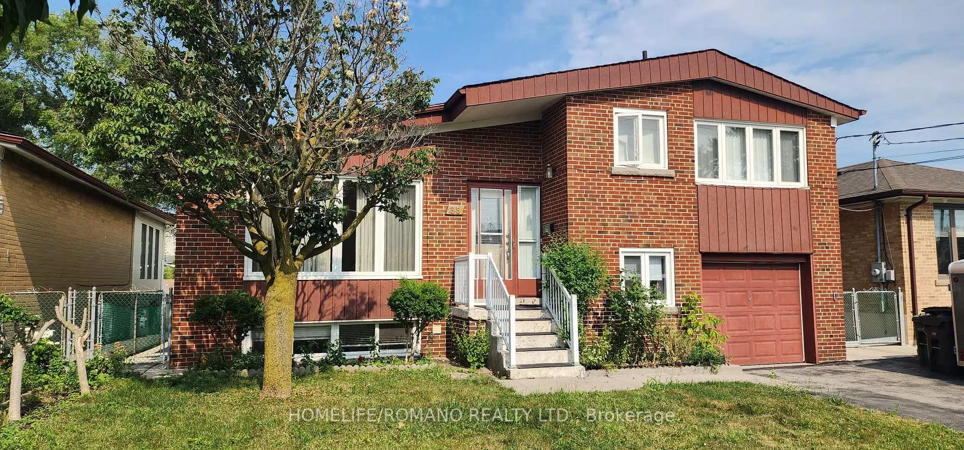 Front of Unit Lower, 35 Euphrasia Drive
