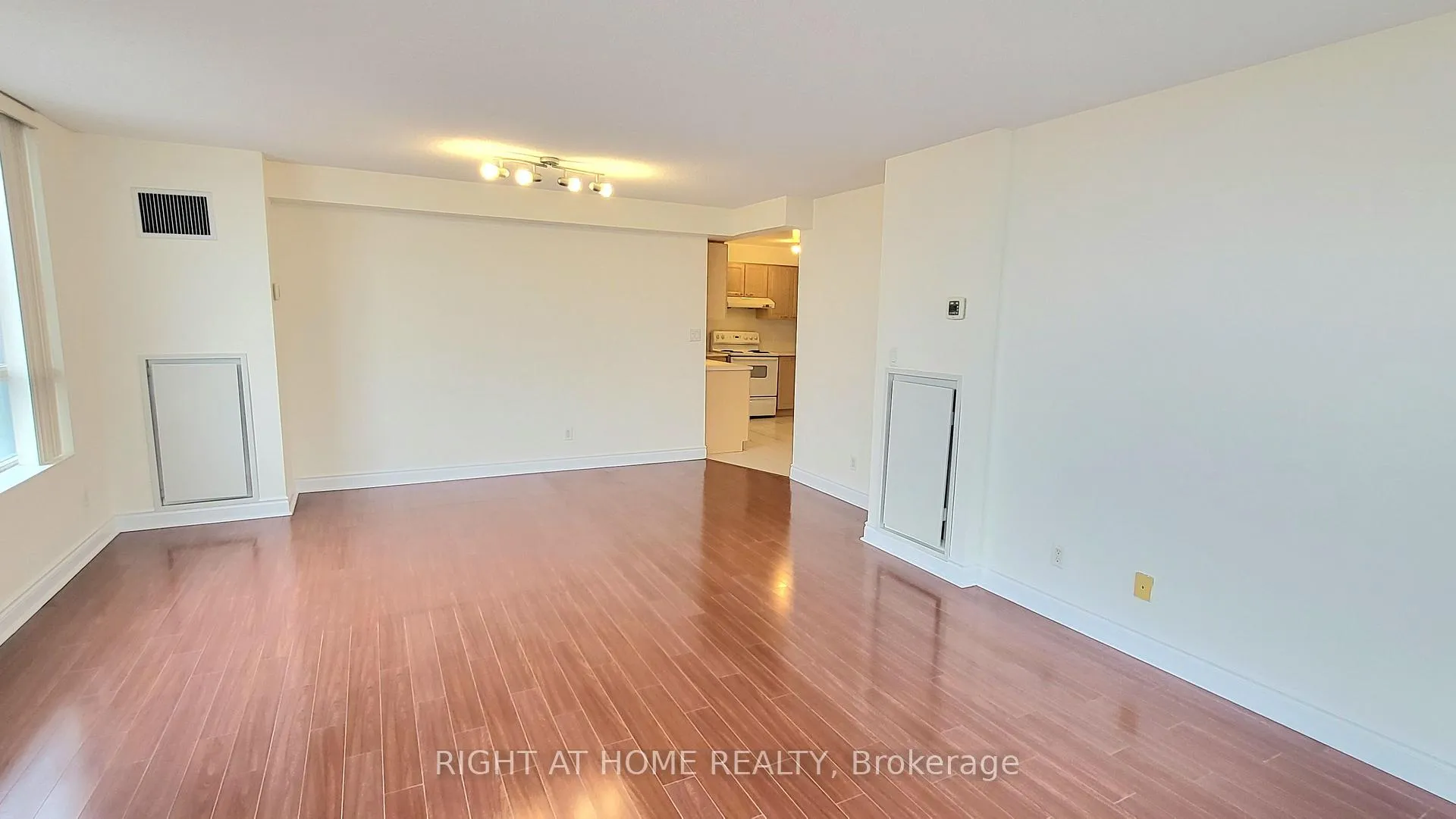 Photo 2 of Unit 1005, 88 Times Avenue, Markham, Commerce Valley — HOMEH