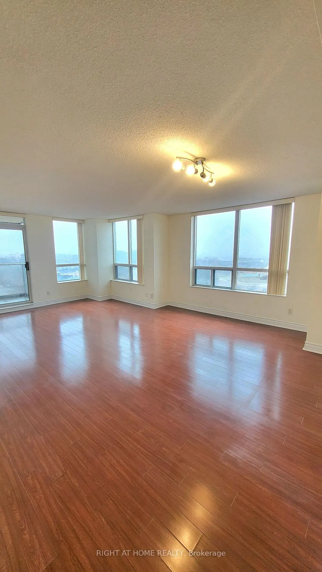 Photo 3 of Unit 1005, 88 Times Avenue, Markham, Commerce Valley — HOMEH