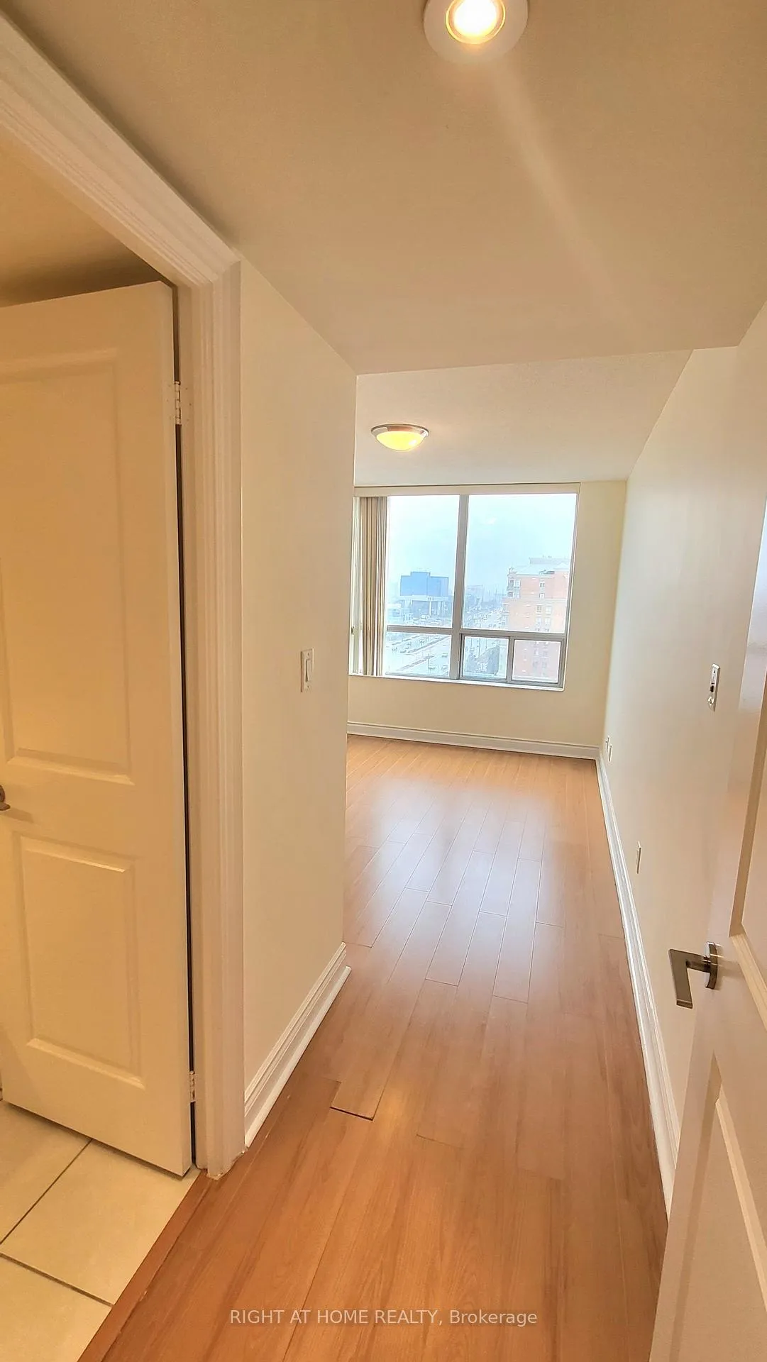Photo 4 of Unit 1005, 88 Times Avenue, Markham, Commerce Valley — HOMEH