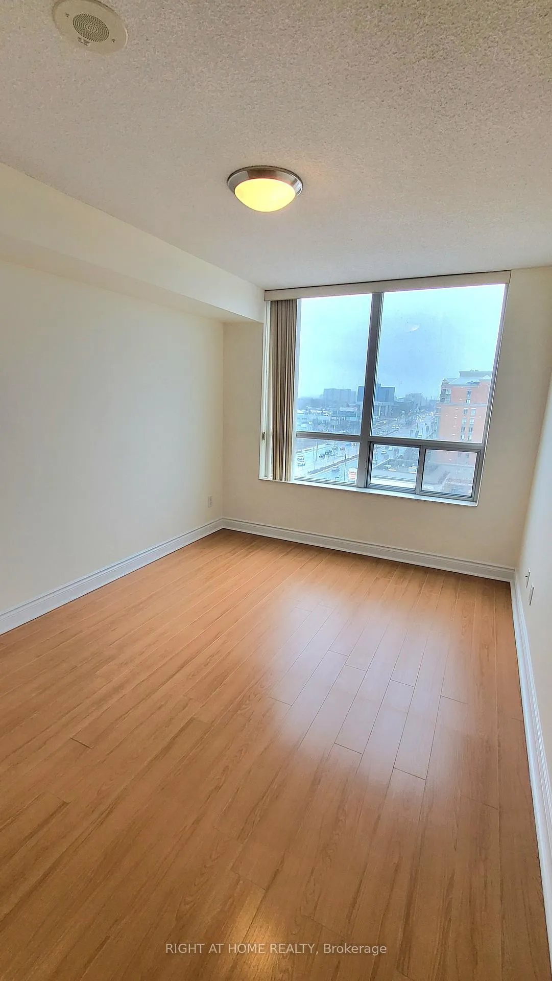 Photo 6 of Unit 1005, 88 Times Avenue, Markham, Commerce Valley — HOMEH