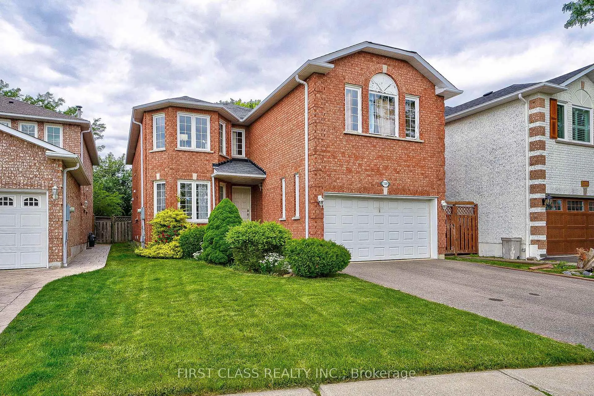 Front of Unit Main & Upper, 3309 Loyalist Drive