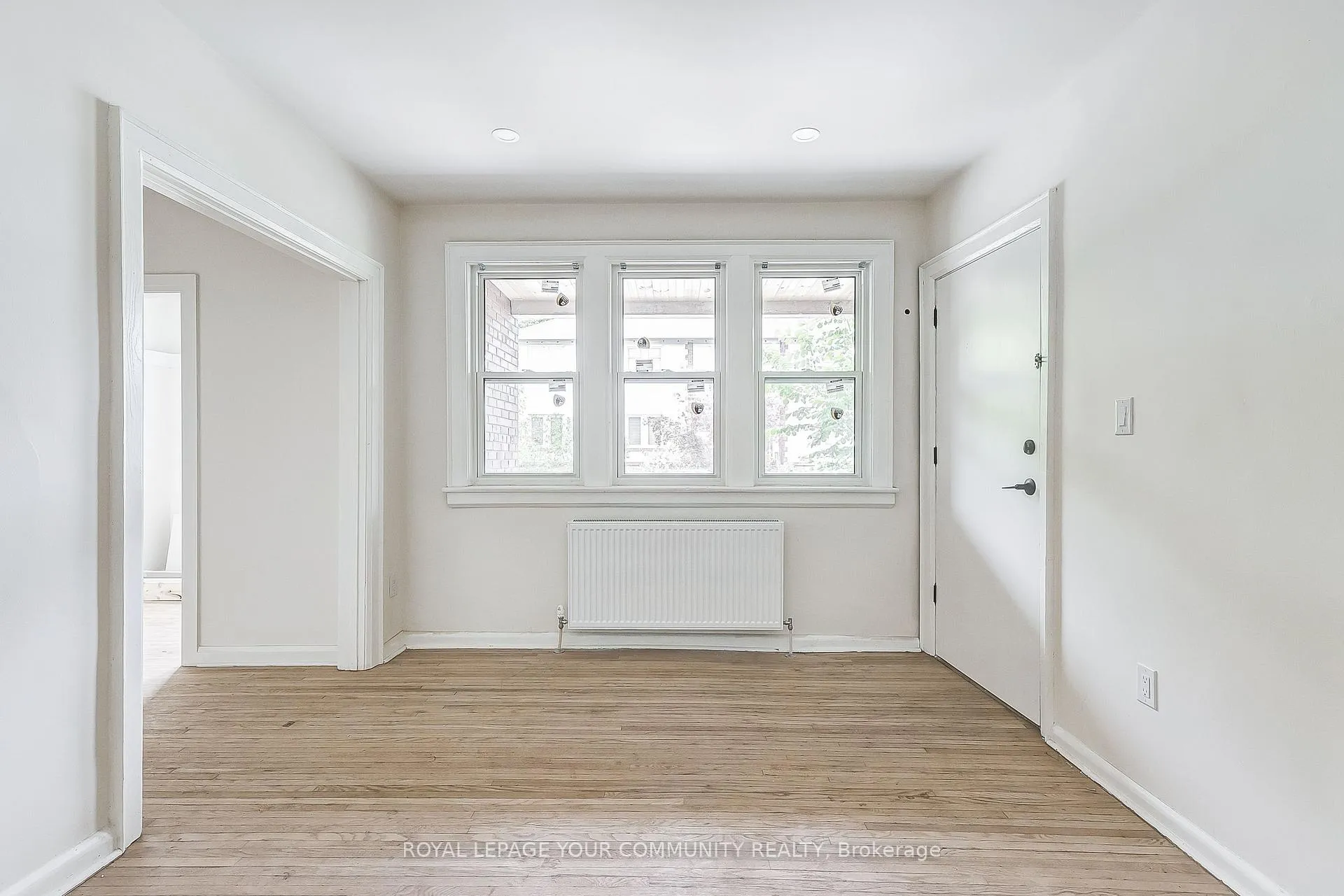 Photo 6 of Unit 1, 44 Wineva Avenue, Toronto, The Beaches — HOMEH
