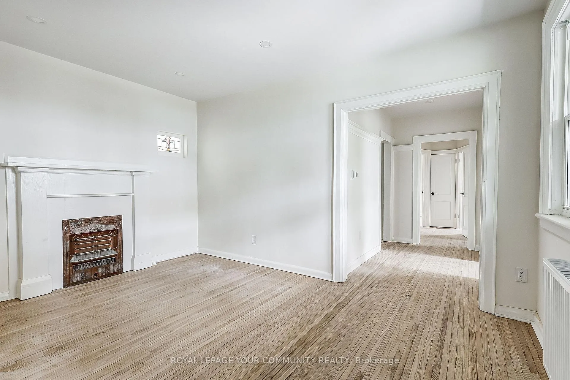 Photo 7 of Unit 1, 44 Wineva Avenue, Toronto, The Beaches — HOMEH