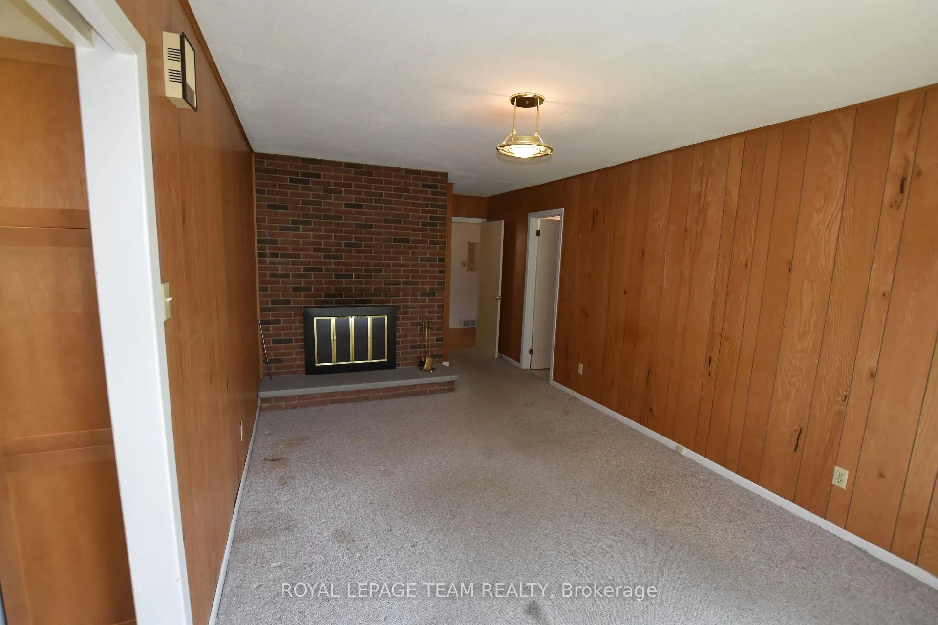 Photo 12 of 910 Garwood Avenue, Ottawa, Riverside Park South — HOMEH