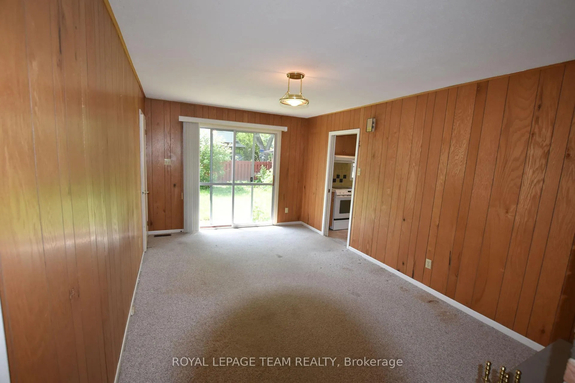 Photo 13 of 910 Garwood Avenue, Ottawa, Riverside Park South — HOMEH