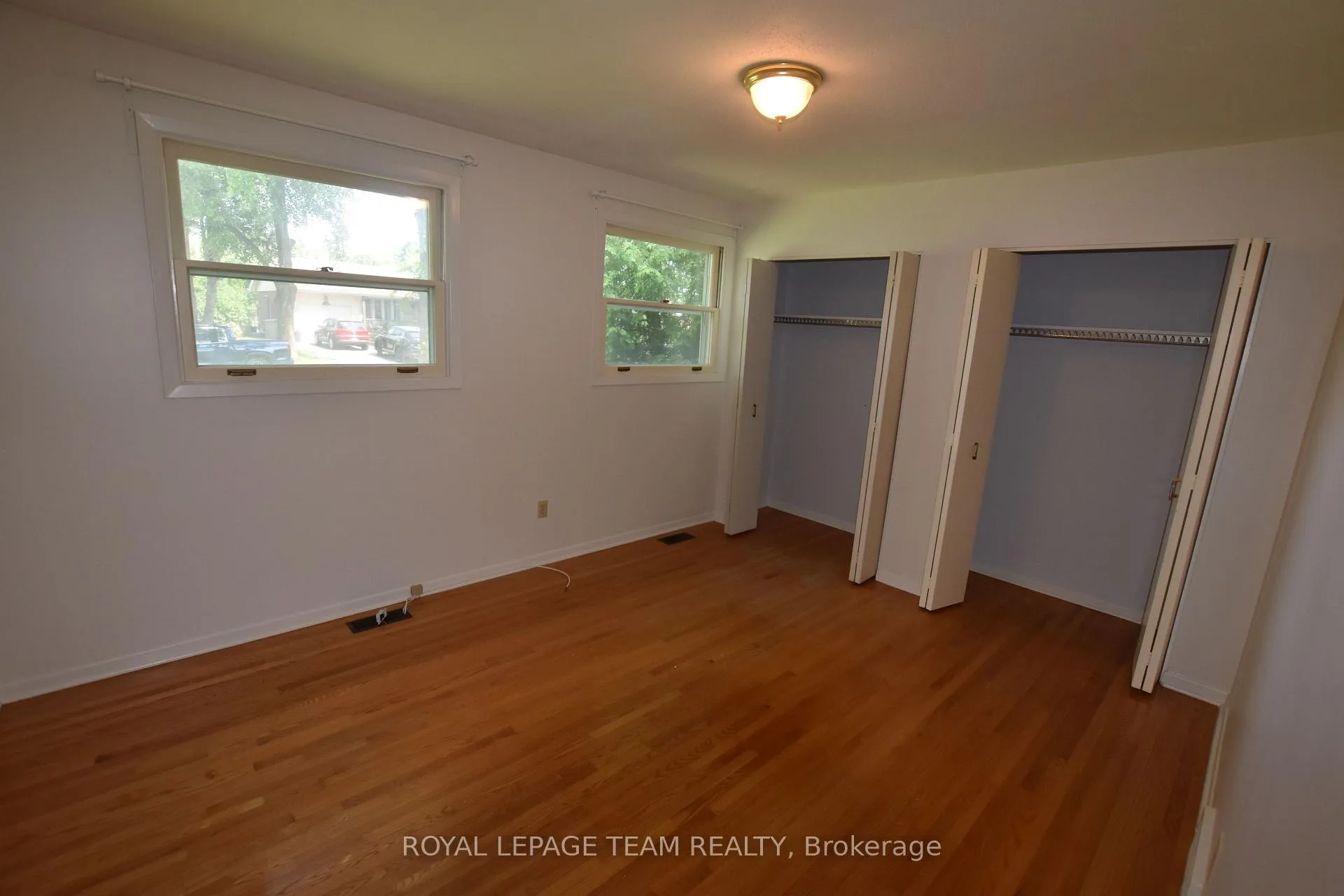 Photo 14 of 910 Garwood Avenue, Ottawa, Riverside Park South — HOMEH