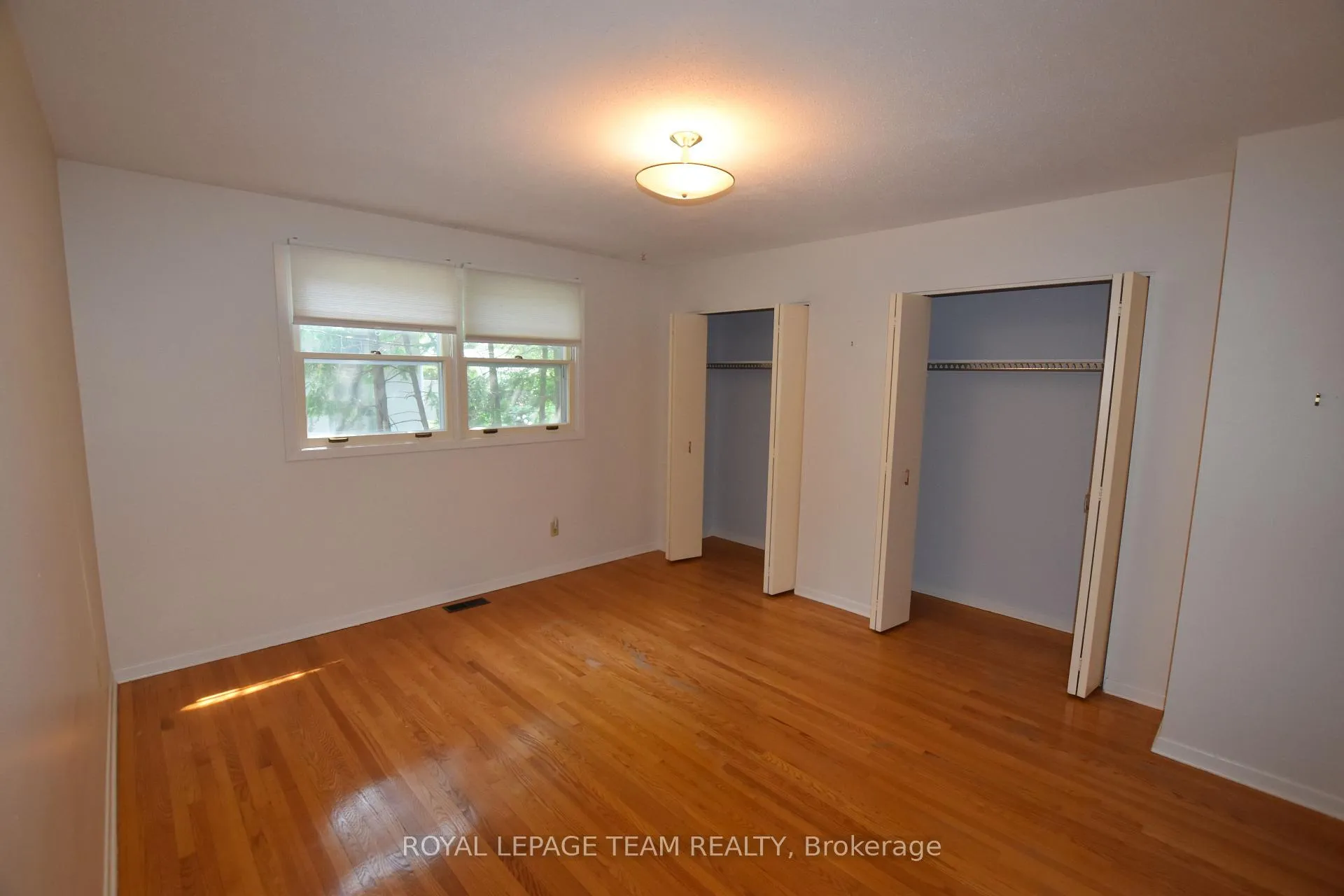 Photo 17 of 910 Garwood Avenue, Ottawa, Riverside Park South — HOMEH