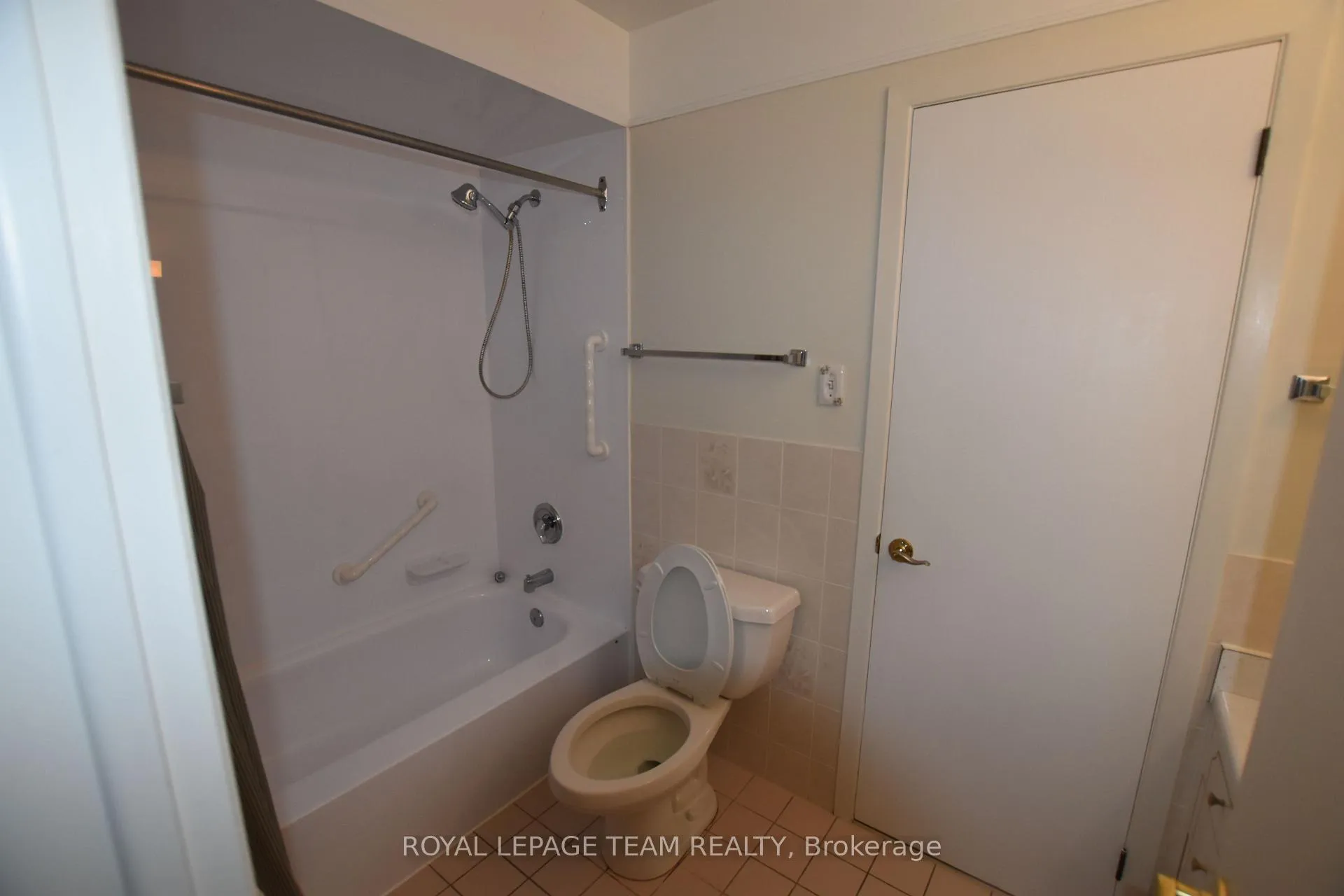 Photo 19 of 910 Garwood Avenue, Ottawa, Riverside Park South — HOMEH