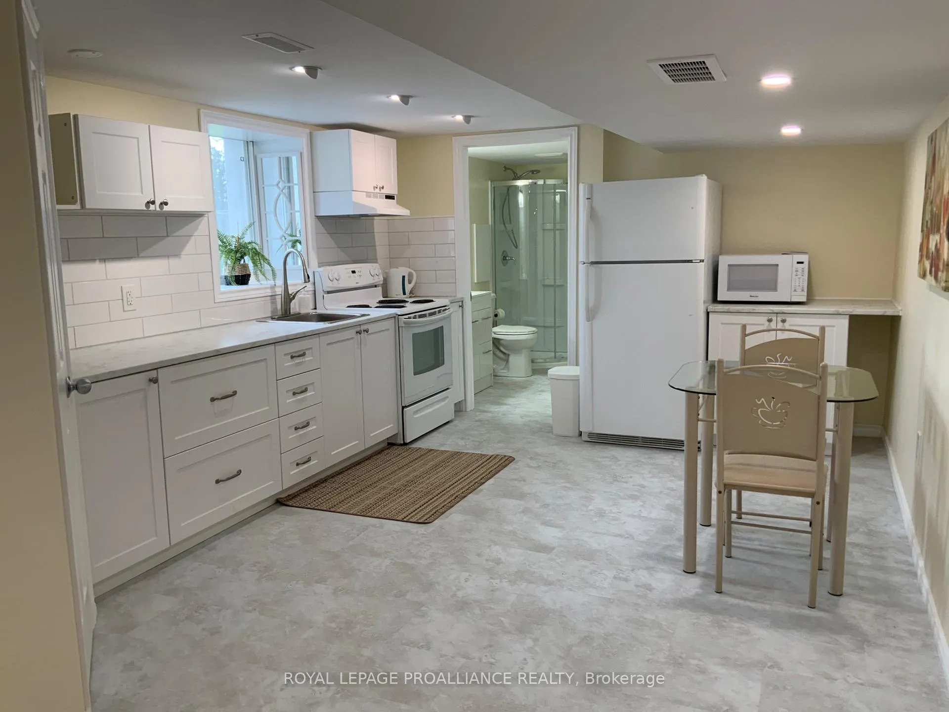 Photo 2 of Unit Lower, 138 Cloverleaf Drive, Belleville, Belleville Ward — HOMEH